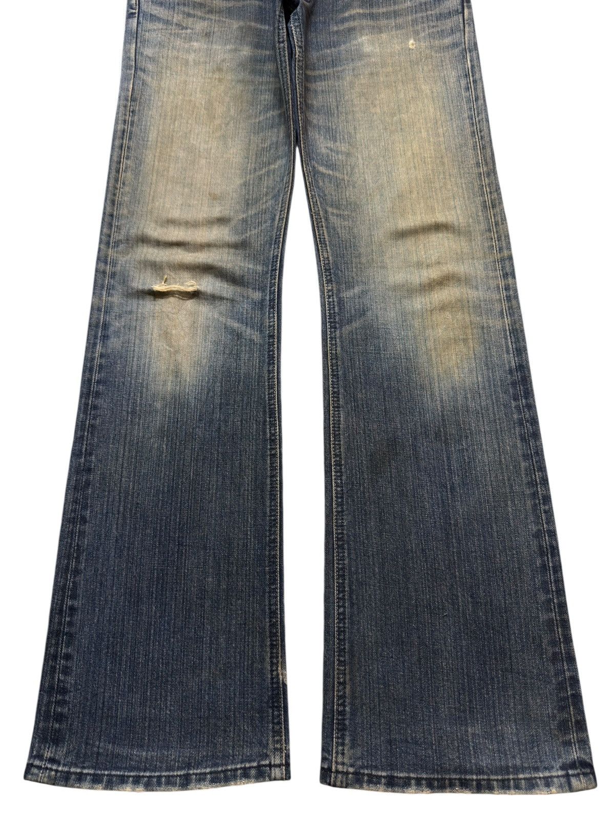 Lee Vintage 90s Lee Mud Wash Faded Whisker Wide Leg Flare Jeans Size US 32 / EU 48 - 7 Thumbnail