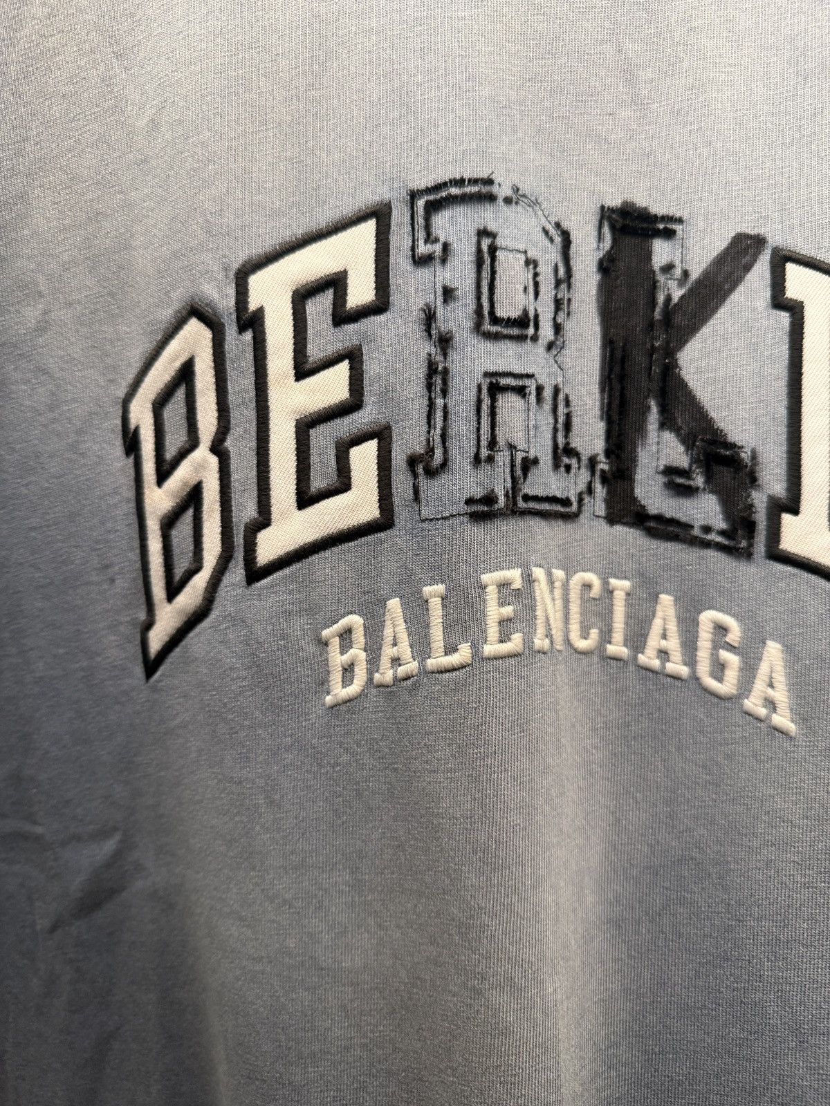 Balenciaga Balenciaga be Kind Blue faded T-Shirt Size US S / EU 44-46 / 1 - 3 Thumbnail