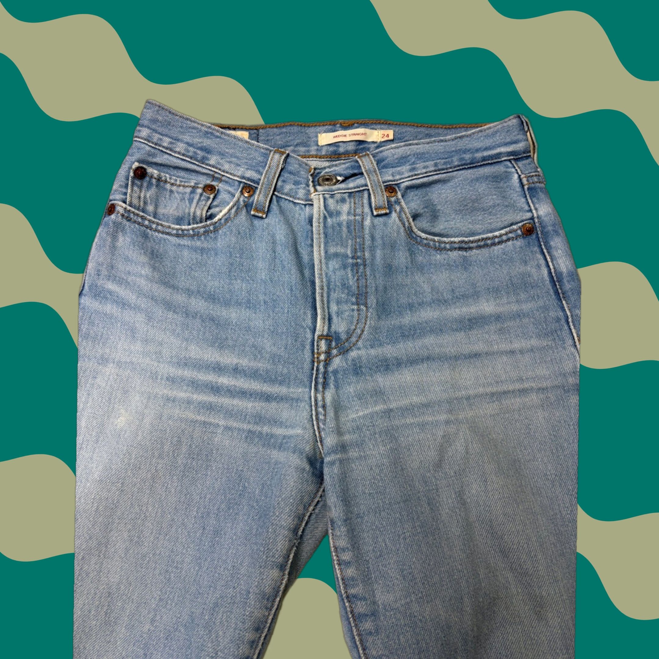 Levi's Levi's Premium Wedgie Straight Jeans Light Wash 24" W24 L24 100% Cotton Distressed Women High Rise with Pockets Vintage N/A Size 42" / US 20 - 1 Thumbnail