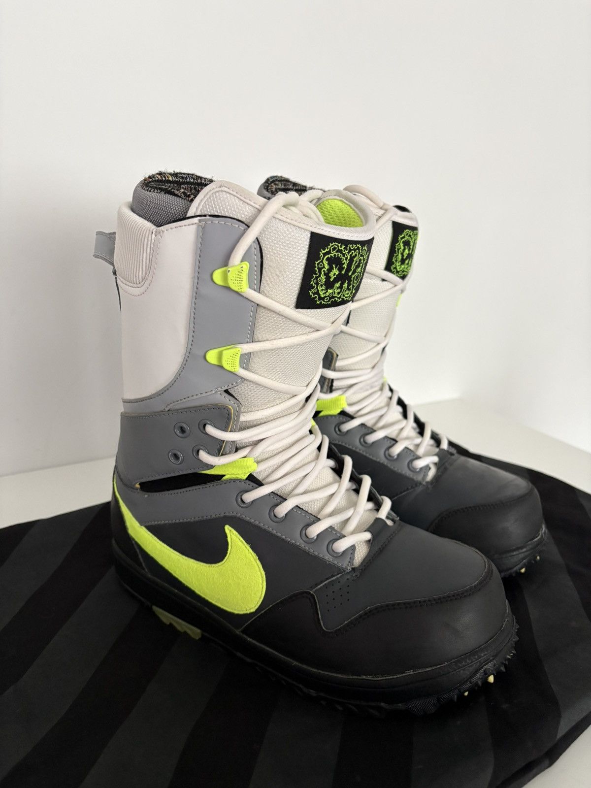 Nike Nike Zoom DK Snowboarding Boots Neon Black Size US 7 / EU 40 - 1 Thumbnail