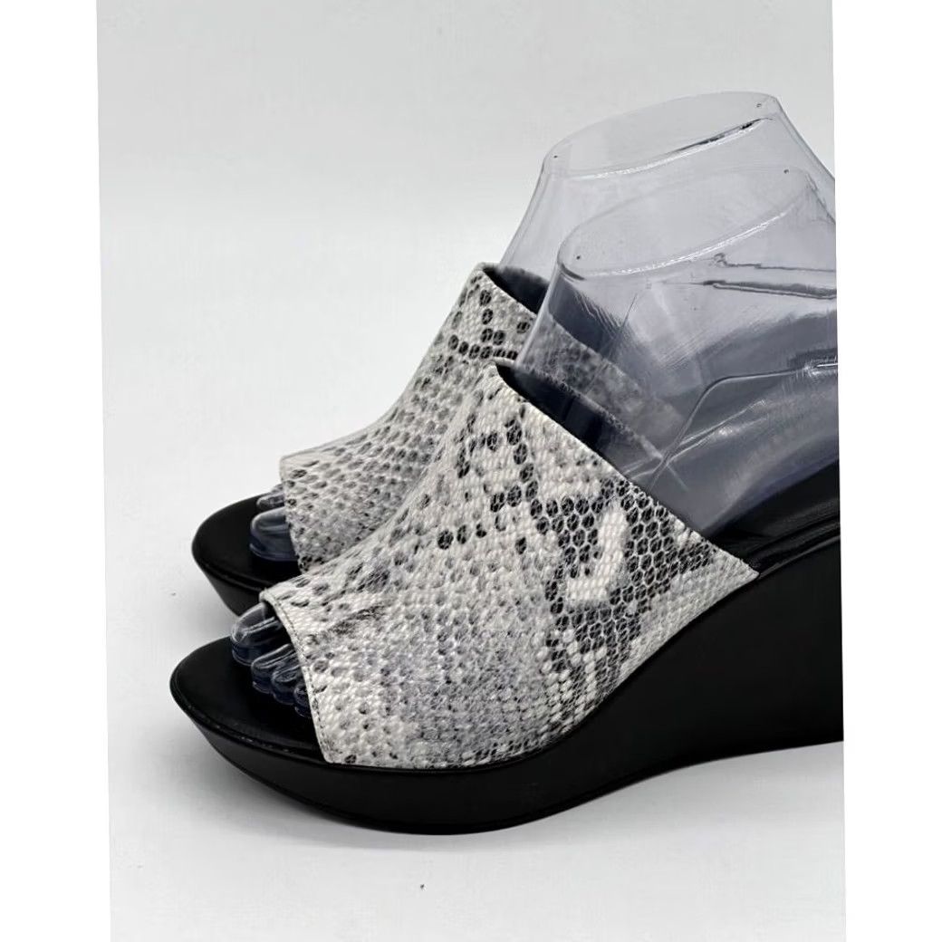 Vintage Tahari Mylana Snakeskin Print Wedge Slide Sandals Women 7.5 Grey Open Toe Ladies Size US 8 / IT 38 - 5 Thumbnail