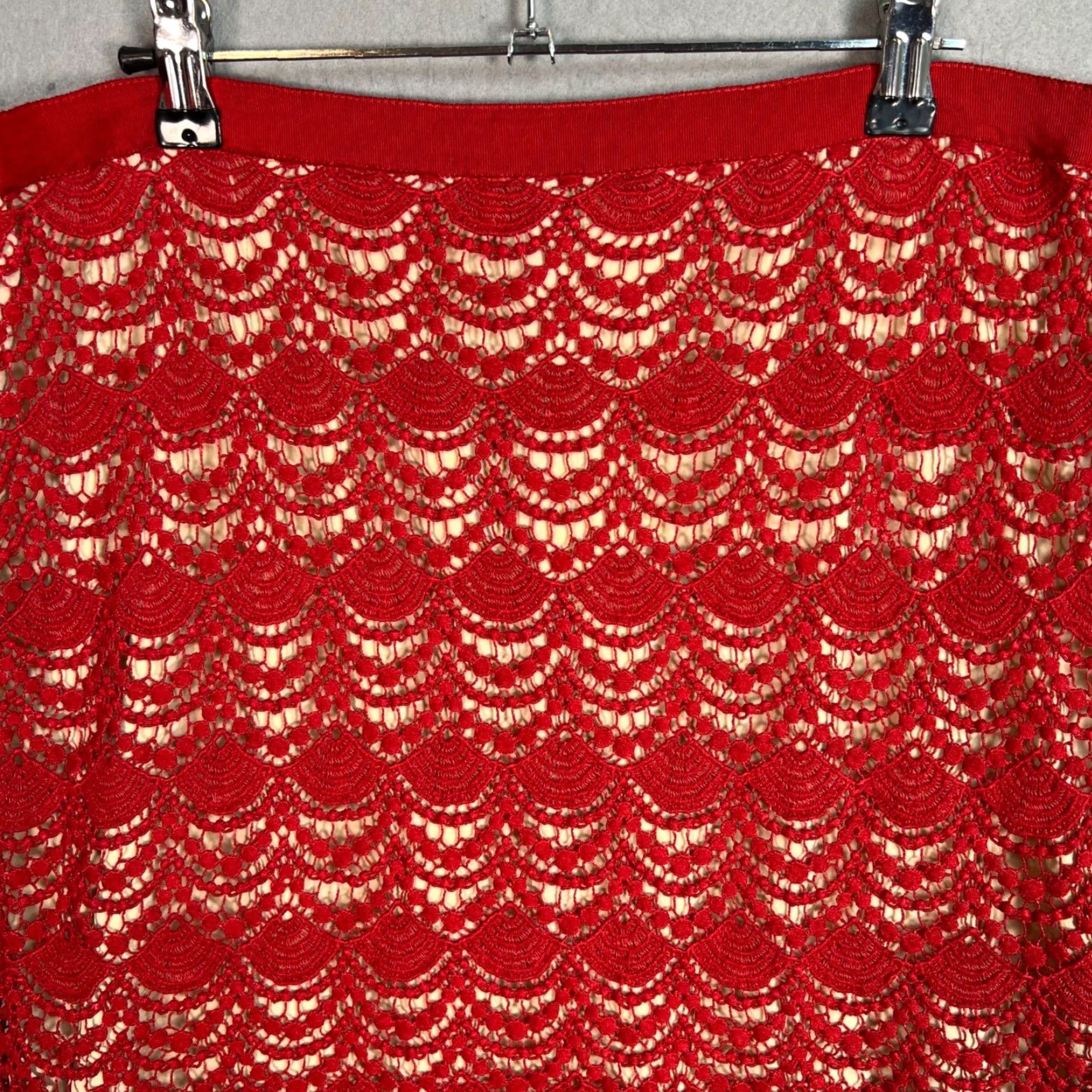 Club Monaco Club Monaco Red Lace Mini Skirt Adult Womens Size 12 Lined Casual Summer Spring Size 34" / US 12 / IT 48 - 5 Thumbnail