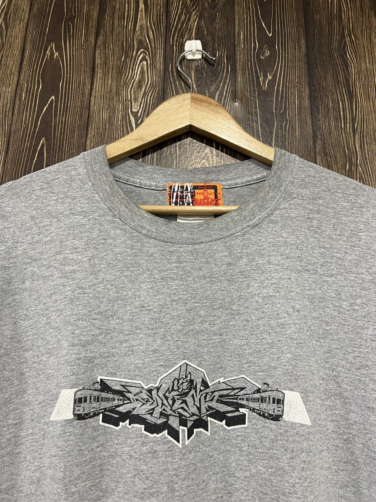 Vintage Vintage Y2K Word Of Mouth Graffiti Art HipHop Tshirt Size US XXL / EU 58 / 5 - 2 Thumbnail