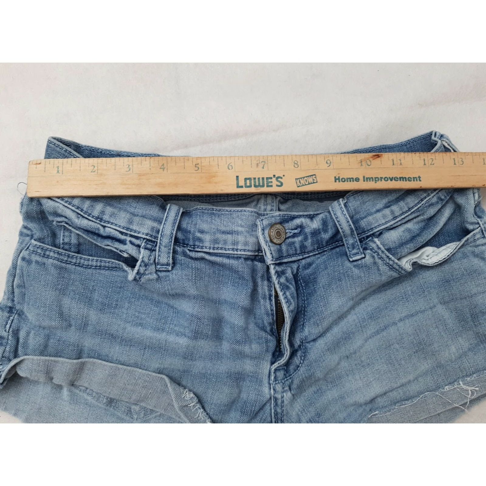 Abercrombie & Fitch VINTAGE Abercrombie & Fitch Denim Shorts Medium Wash Blue Cuffed Womens 2 W26 Low Rise Shorts Girls? Size 26" / US 2 / IT 38 - 3 Thumbnail