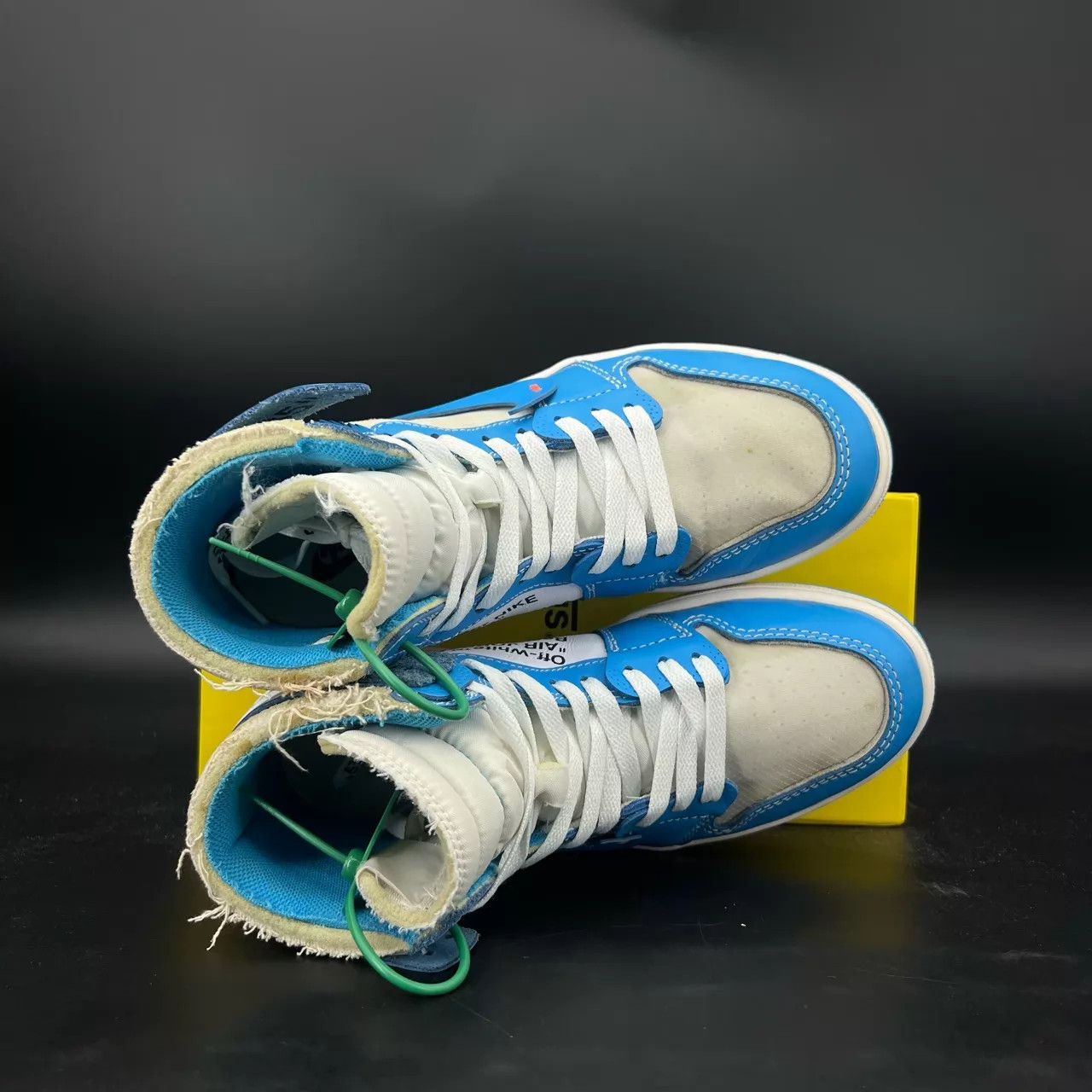 Nike Jordan 1 UNC 40.5 (worn 2-3x, original box) Size US 7.5 / EU 40-41 - 4 Thumbnail
