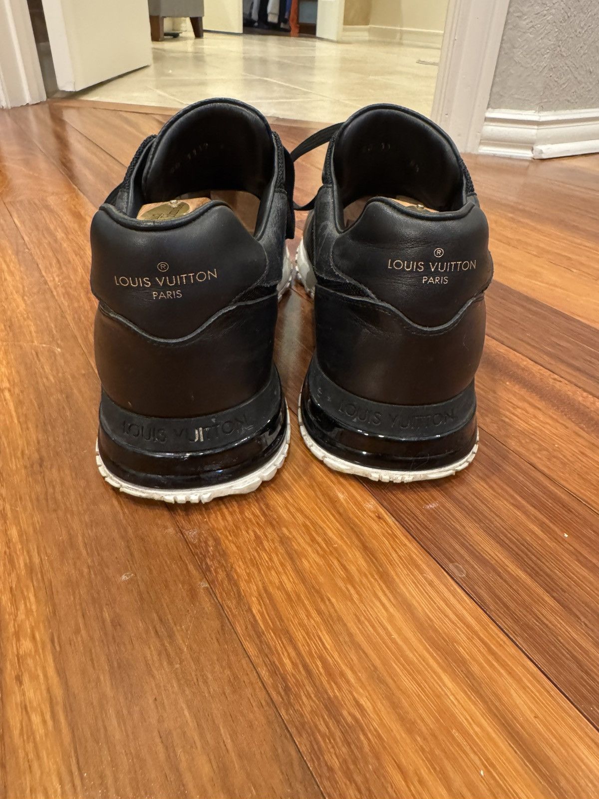 Louis Vuitton Louis Vuitton Run Away Low Top Leather Sneaker Size US 10 / EU 43 - 4 Thumbnail