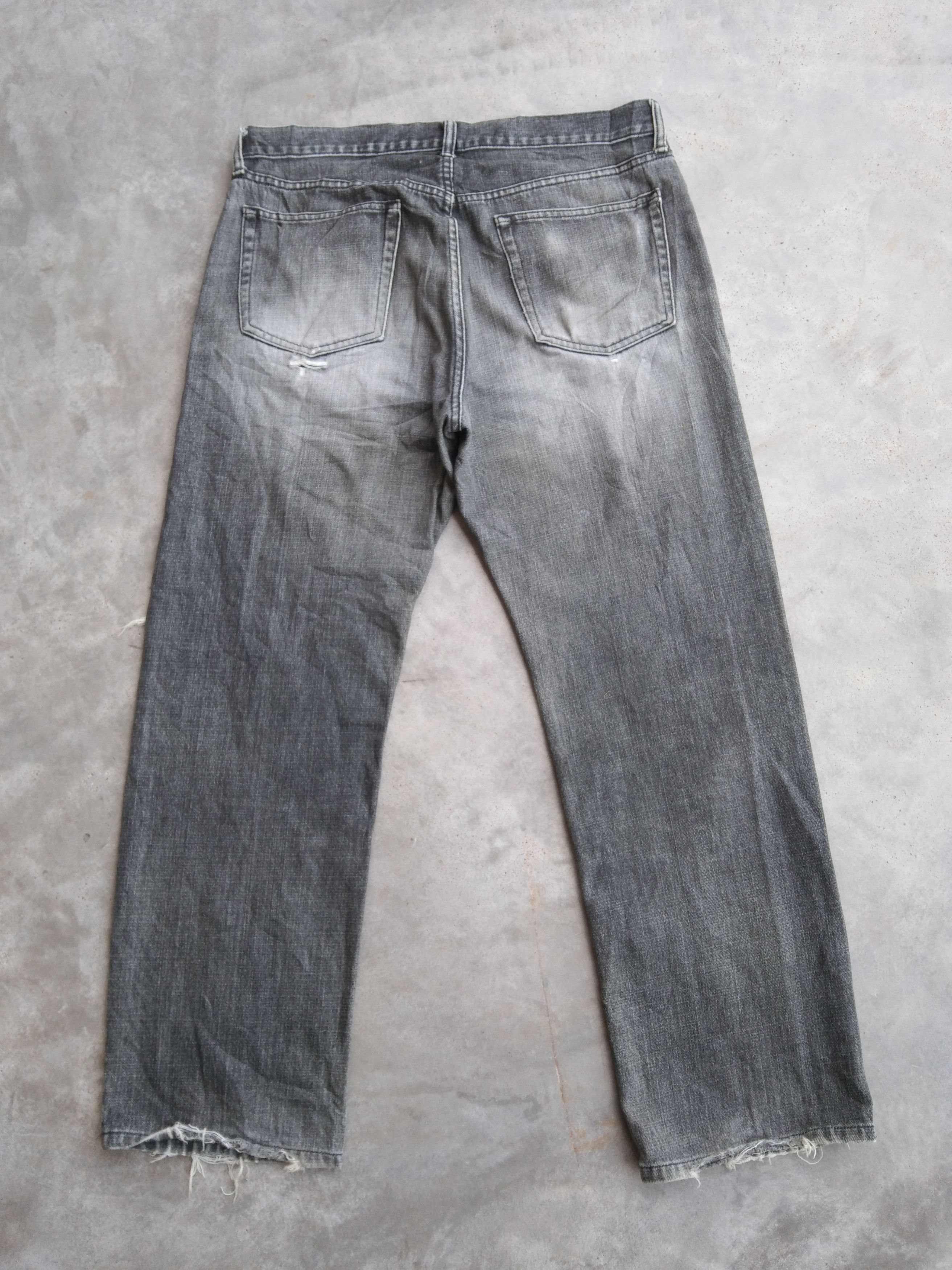 Japanese Brand Vintage Smoke Grey Uniqlo Distressed Jeans 34x30 Size US 34 / EU 50 - 2 Thumbnail