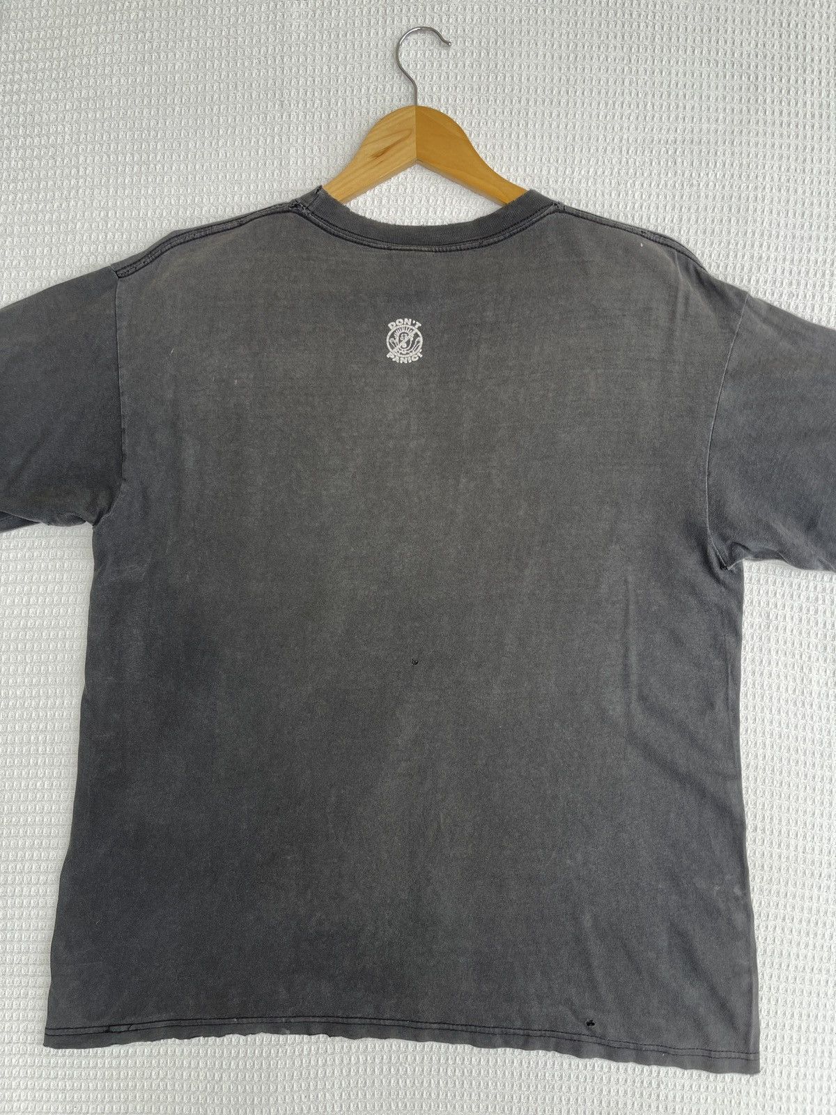 Vintage Rare🔥Vintage 90s THRASHED FADED Don’t Panic Tee Size US L / EU 52-54 / 3 - 14 Thumbnail