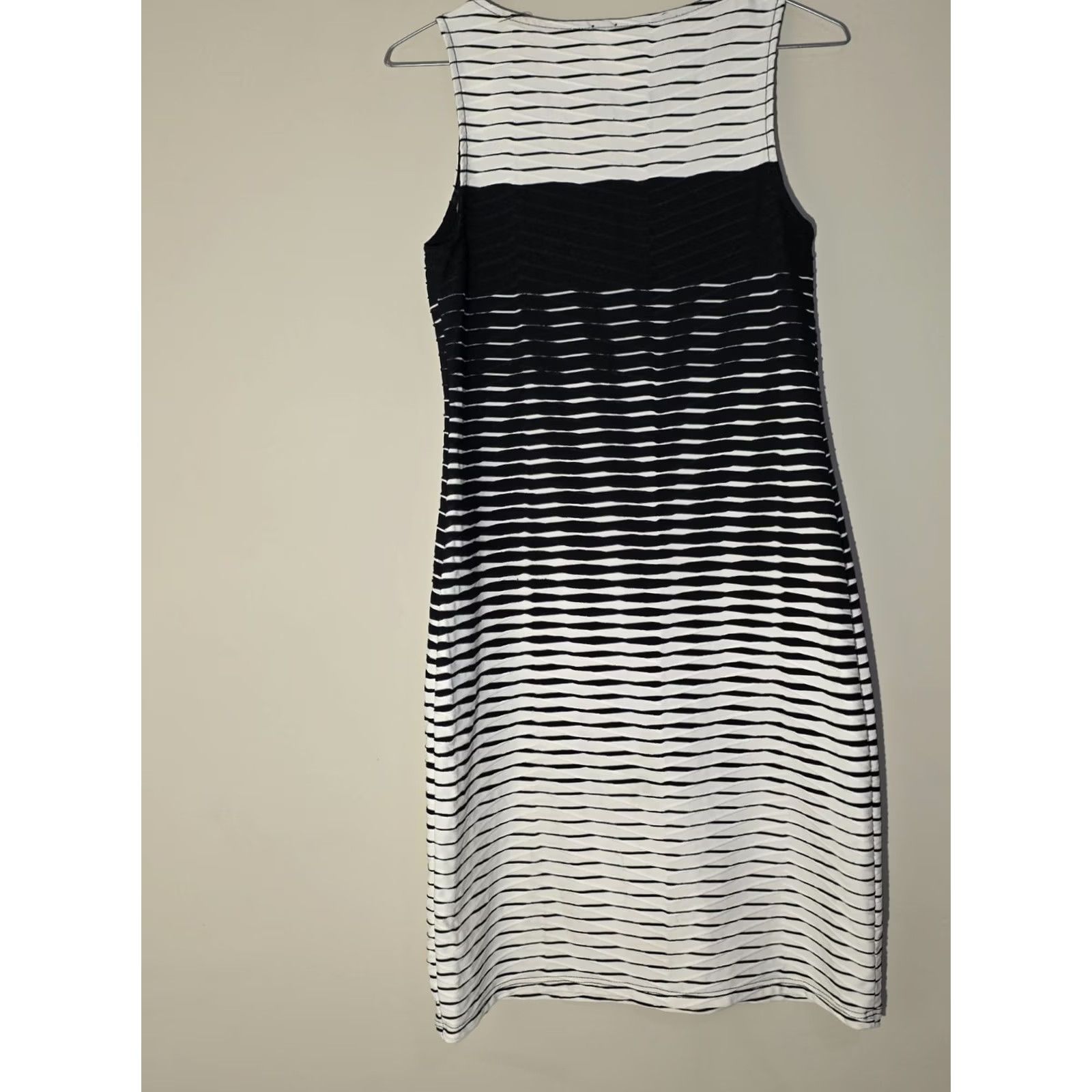 Vintage Ariane Sheath Dress Women's S White Black Striped Sleeveless Crew Neck Polyester Knee Length Casual Summer Pullover Machine Washable Size S / US 4 / IT 40 - 5 Thumbnail