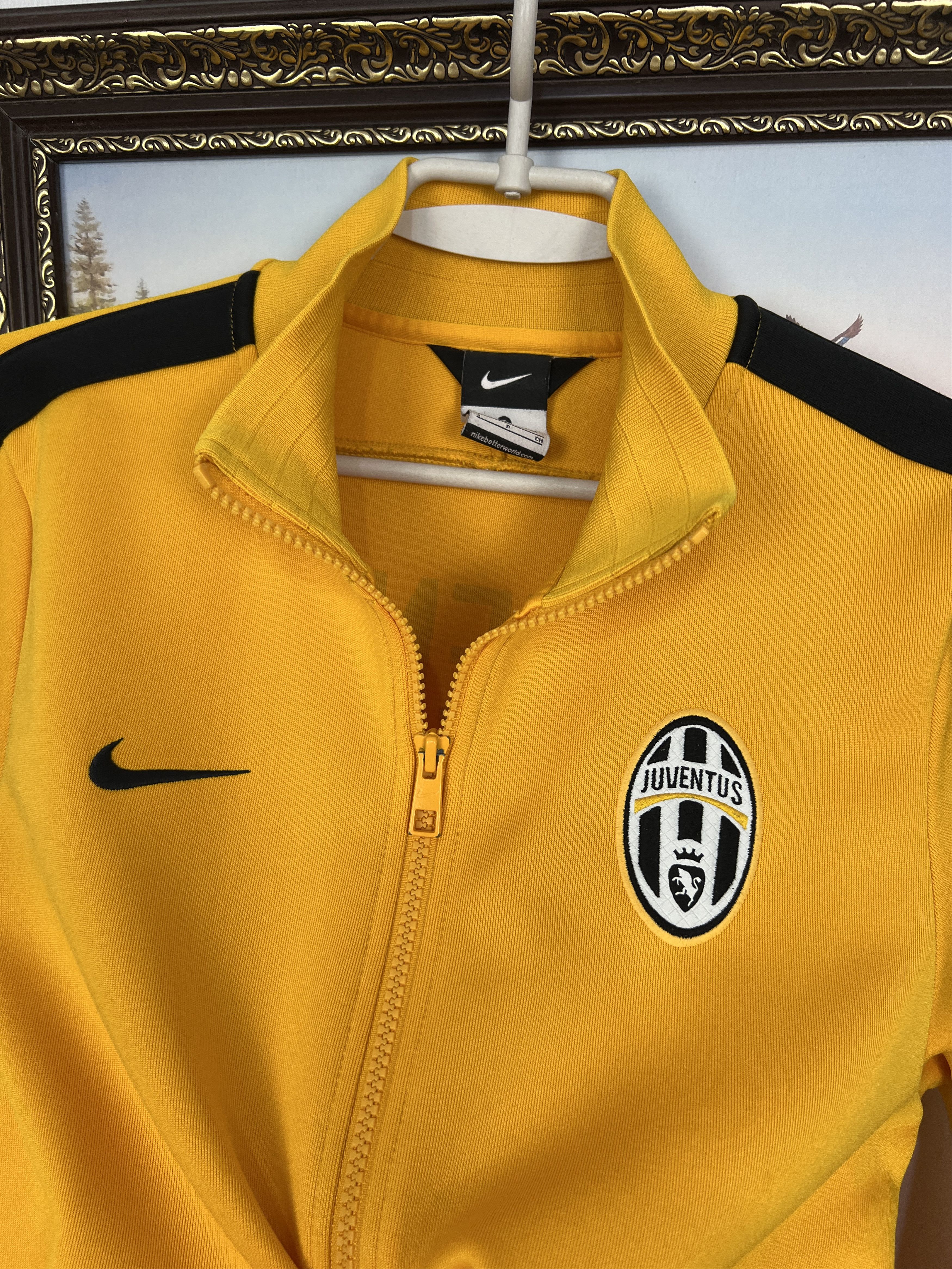 Nike Vintage Nike Juventus Football Jacket Soccer Track Top Mens Size US S / EU 44-46 / 1 - 3 Thumbnail