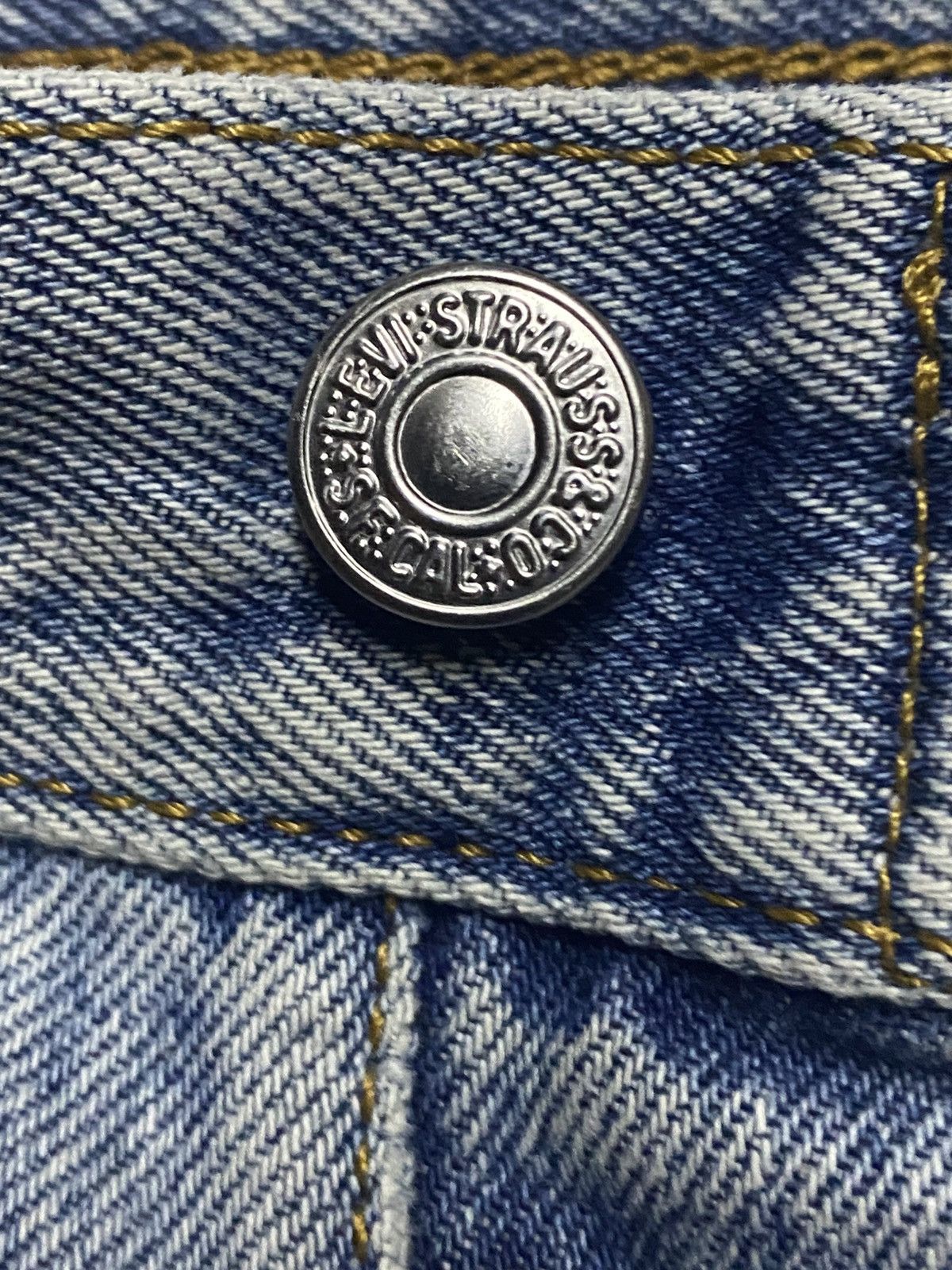 Levi's Vintage Levis 501 Faded Wash ButtonFly Distressed Jeans Size US 31 - 11 Thumbnail