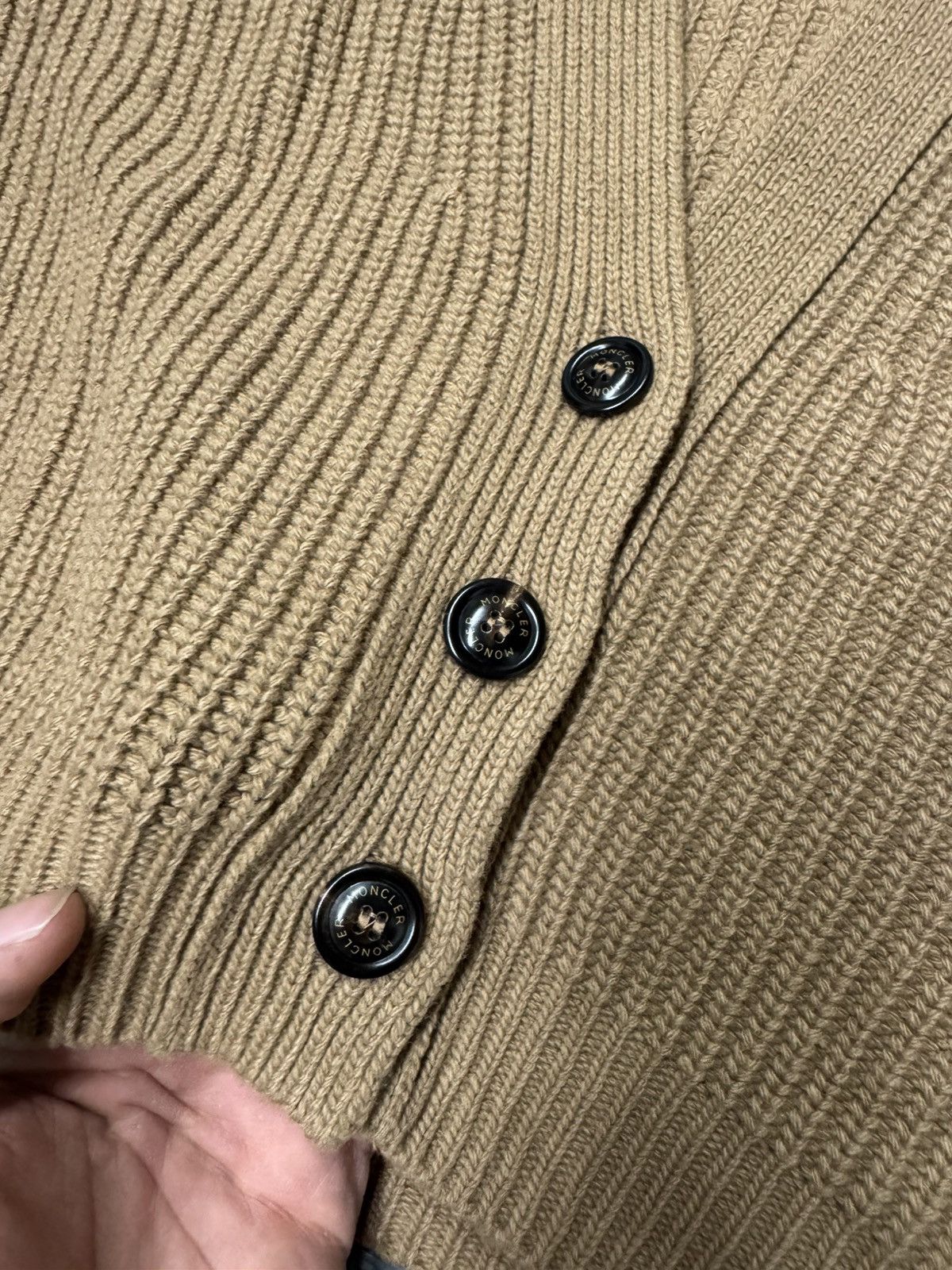 Moncler Moncler v-neck wool-cashmere cardigan Size M / US 6-8 / IT 42-44 - 6 Thumbnail