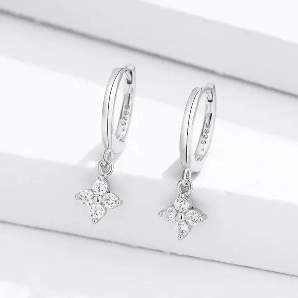 Vintage Zircon Flower Pendant Hoop Earring (1pairs） Size ONE SIZE - 1 Thumbnail