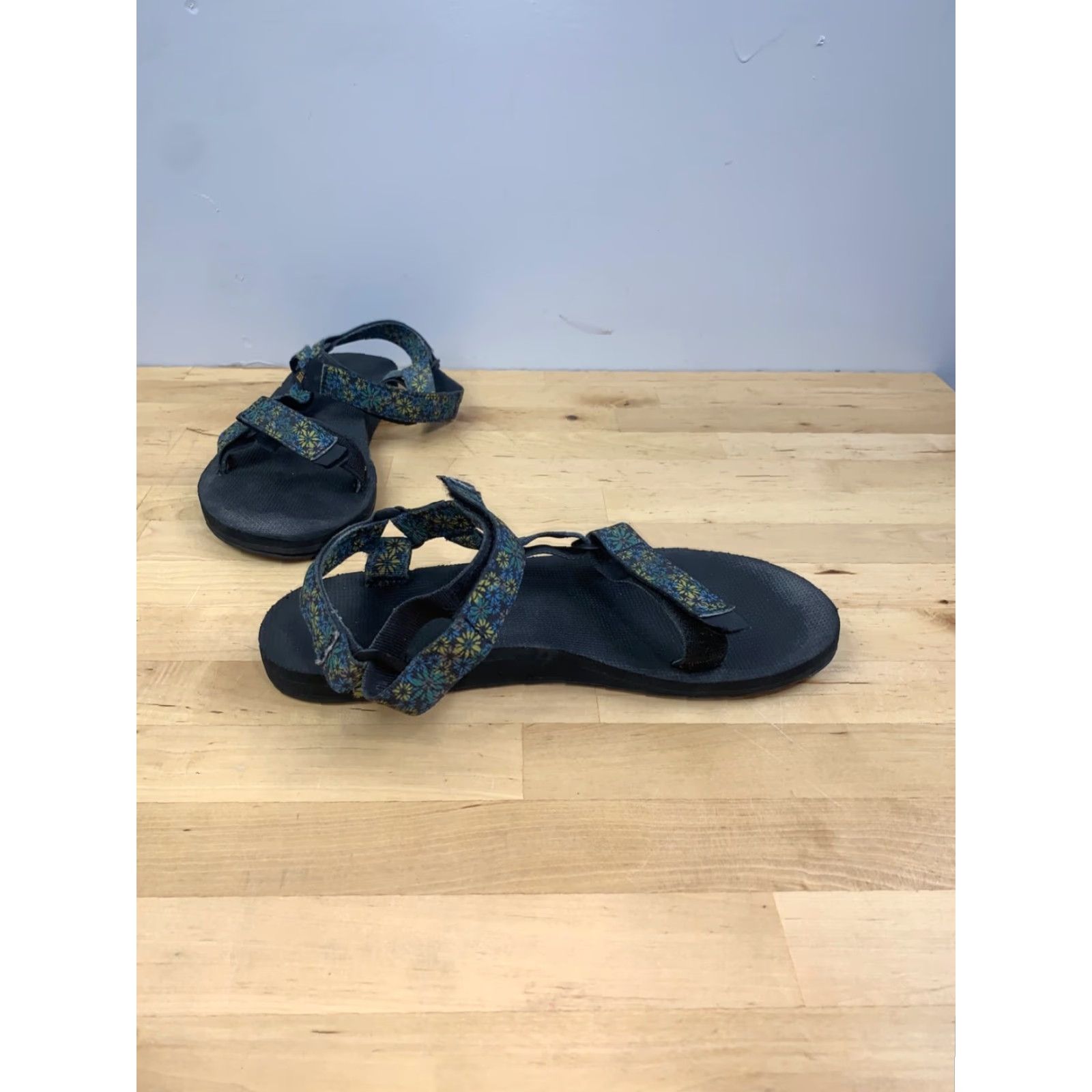 Teva Teva Original Universe Wildflower Sandals Womens US 10 UK 8 EU 41 Japan 27 Black Floral Strappy Sandal Womens 10 Teva Original Universal Size US 8 / IT 38 - 6 Thumbnail