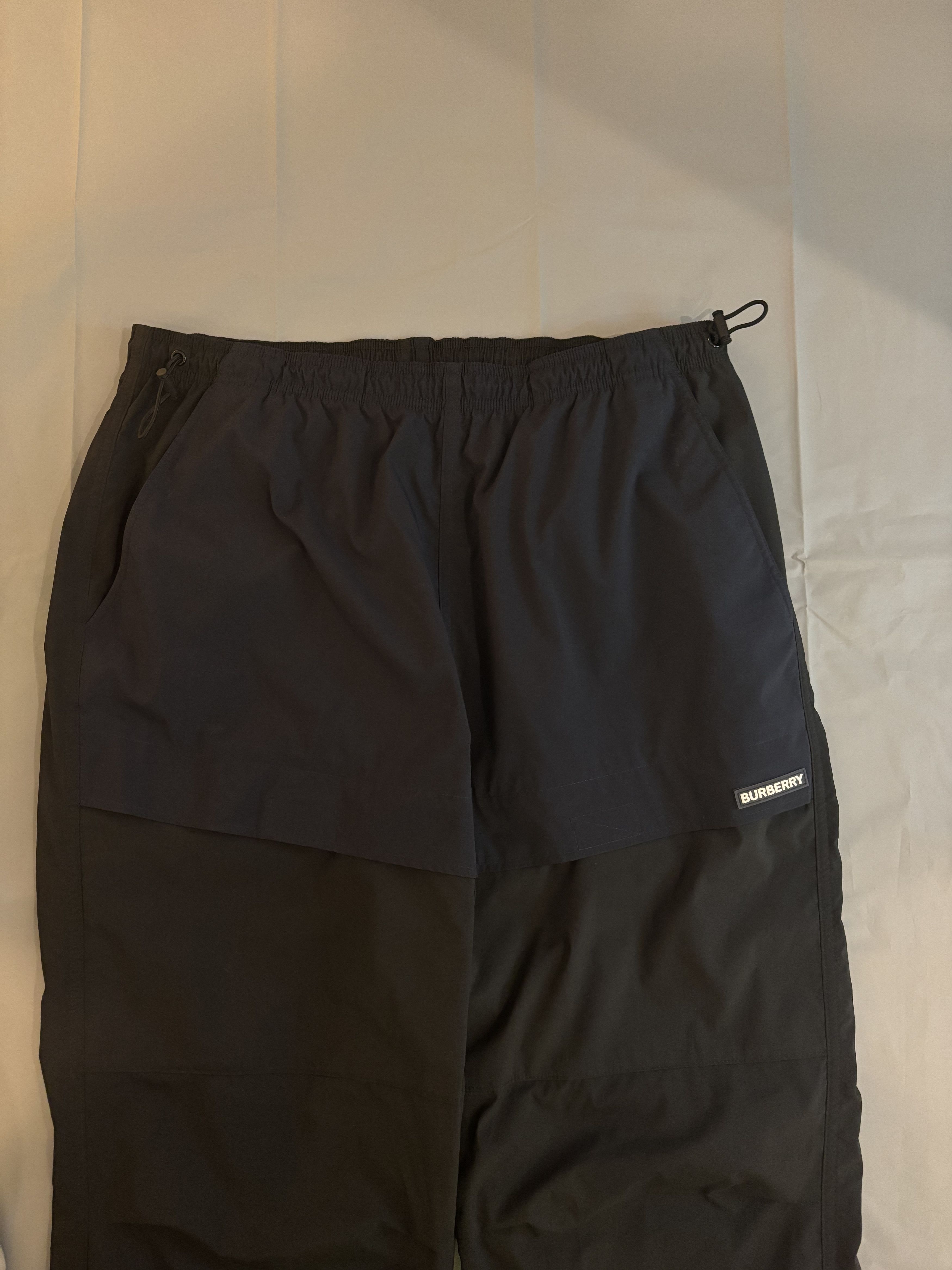 Burberry Pantalon jogging cargo Burberry noir en tbe Size US 32 / EU 48 - 9 Thumbnail