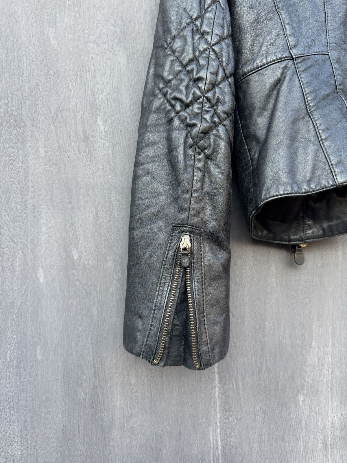 Alexander McQueen Alexander McQueen Leather Quilted Biker Jacket Size 42 Size M / US 6-8 / IT 42-44 - 20 Thumbnail