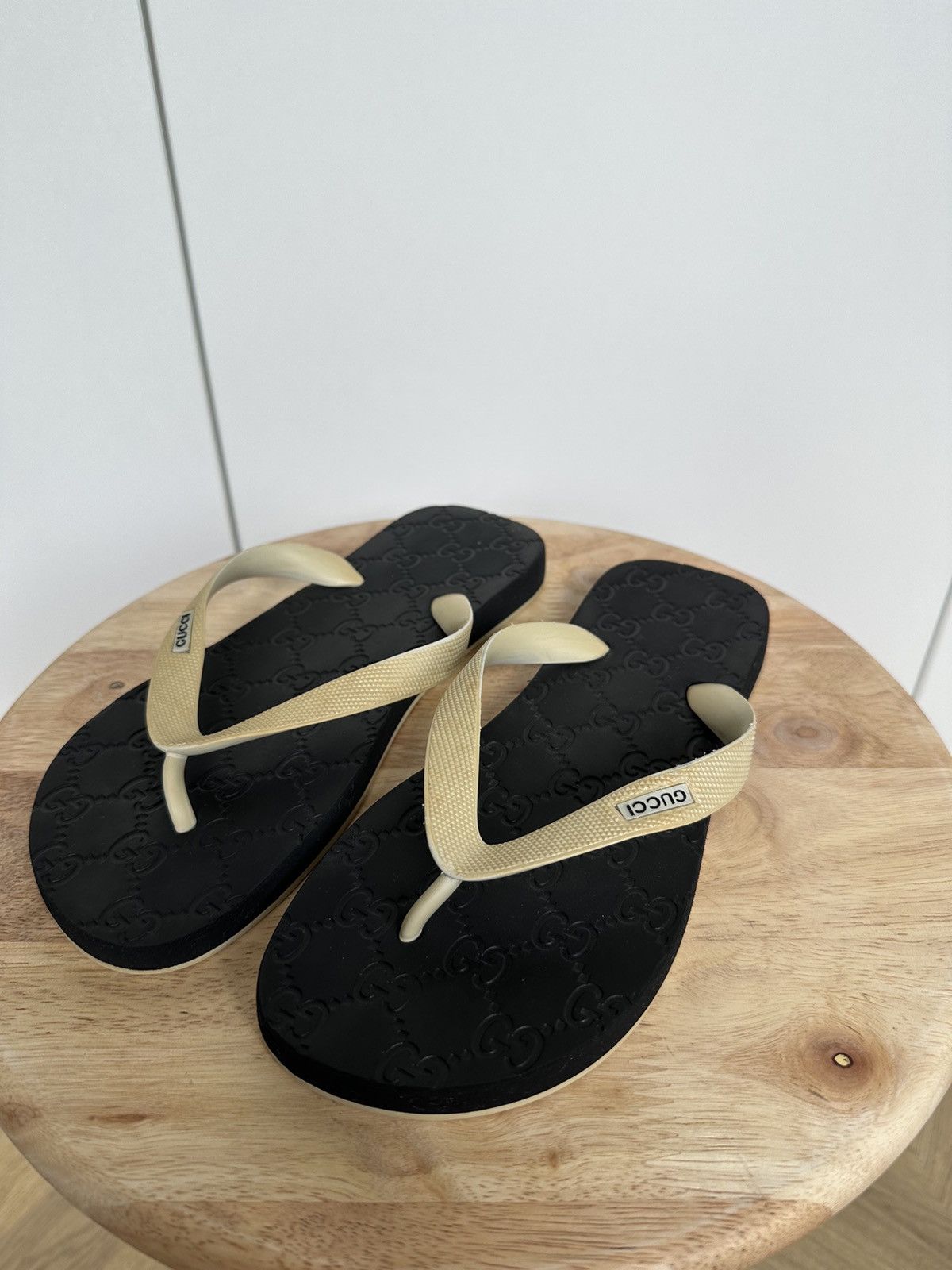 Gucci Gucci Thong Sandal designer luxury monogram Size US 5 / EU 37 - 1 Thumbnail
