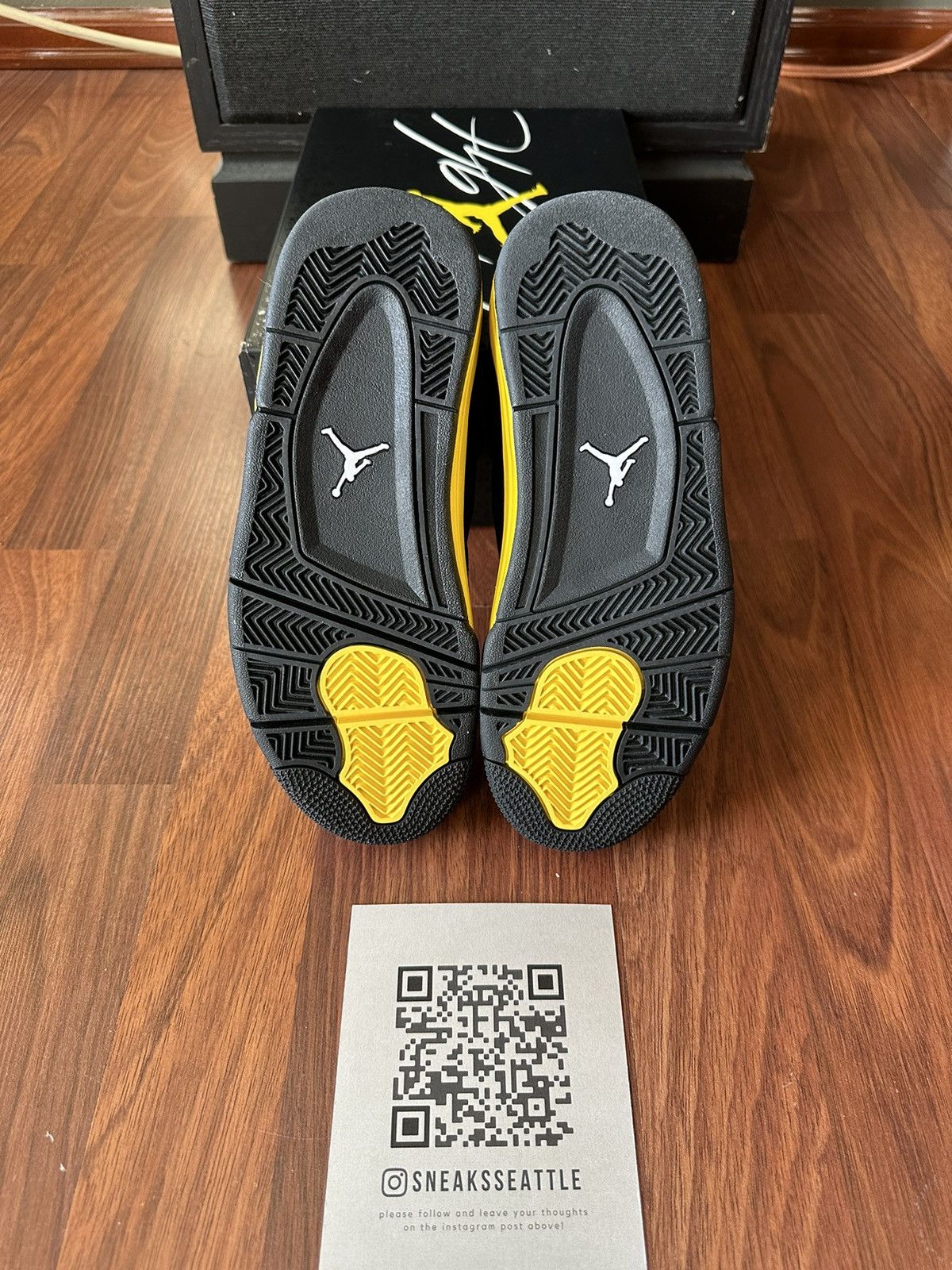 Jordan Brand Jordan 4 Retro Thunder (2023) (GS) Size 4.5Y/6W 408452-017 Size US 6 / IT 36 - 5 Thumbnail