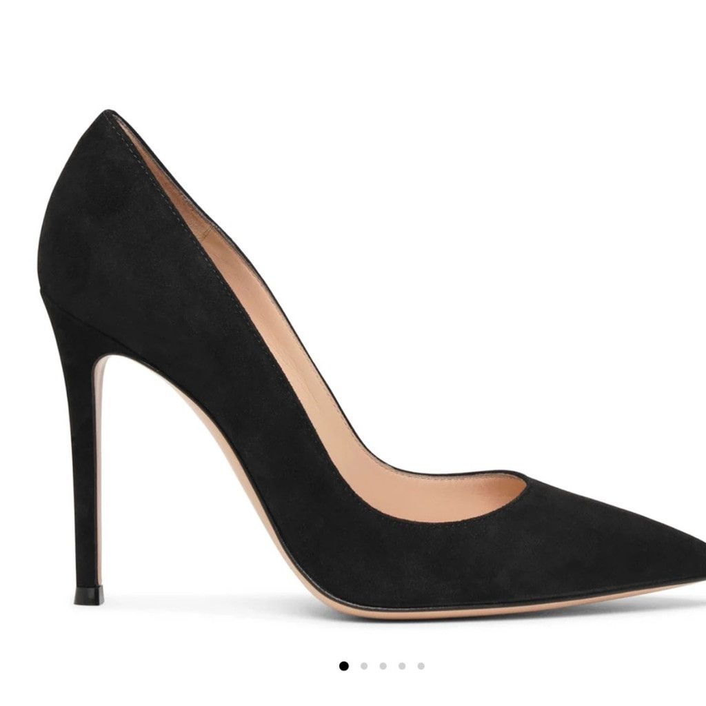 Gianvito Rossi Gianvito Rossi Suede Gianvito Pumps in Black, EU Size: 35 Size US 5 / IT 35 - 5 Thumbnail