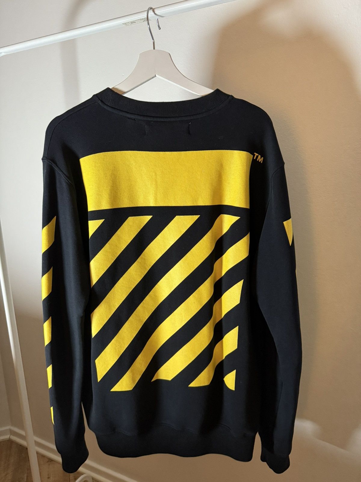 Off-White Caravaggio crewneck Size US S / EU 44-46 / 1 - 2 Thumbnail