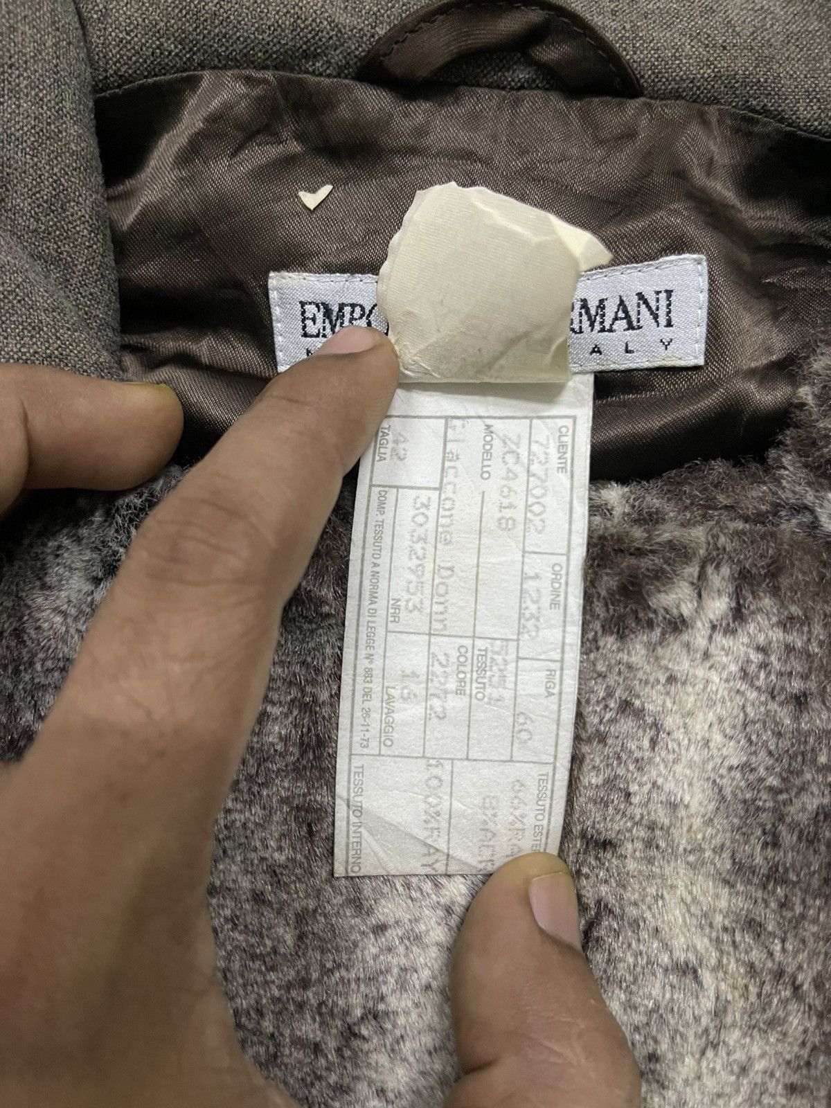 Emporio Armani 1990s EMPORIO ARMANI FURRY HOODED UNISEX JACKET RARE Size M / US 6-8 / IT 42-44 - 12 Thumbnail