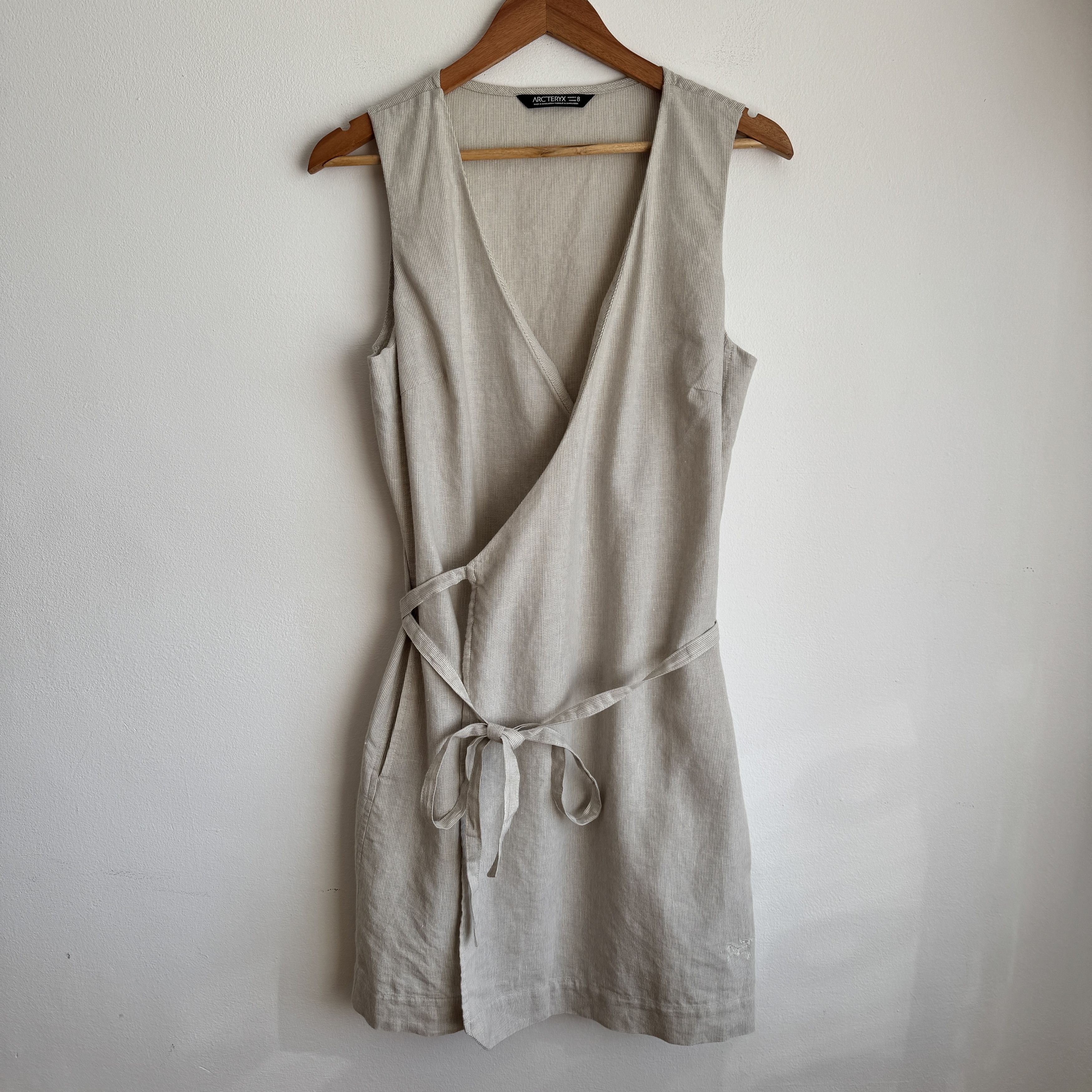 Arc'teryx Arc'teryx Vaseux Linen Blend Wrap Dress M Size M / US 6-8 / IT 42-44 - 1 Thumbnail