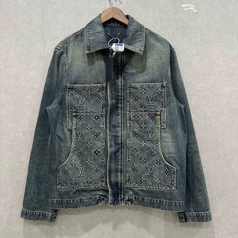 Louis Vuitton Louis Vuitton Embossed logo denim jacket Size US S / EU 44-46 / 1 - 1 Thumbnail