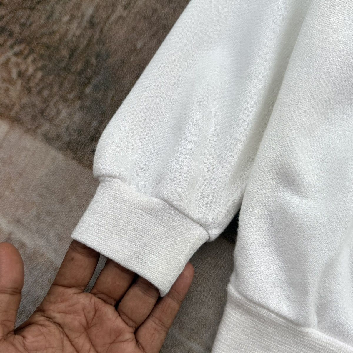 Yves Saint Laurent Vintage 90s Yves Saint Lauren Spell Out Logo Crewneck Size US L / EU 52-54 / 3 - 9 Thumbnail