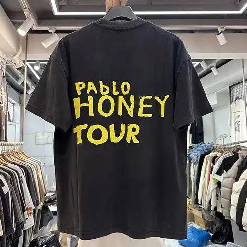 Japanese Brand Vintage RADIOHEAD Graphic Printed Vintage T Shirt Size US XL / EU 56 / 4 - 1 Thumbnail