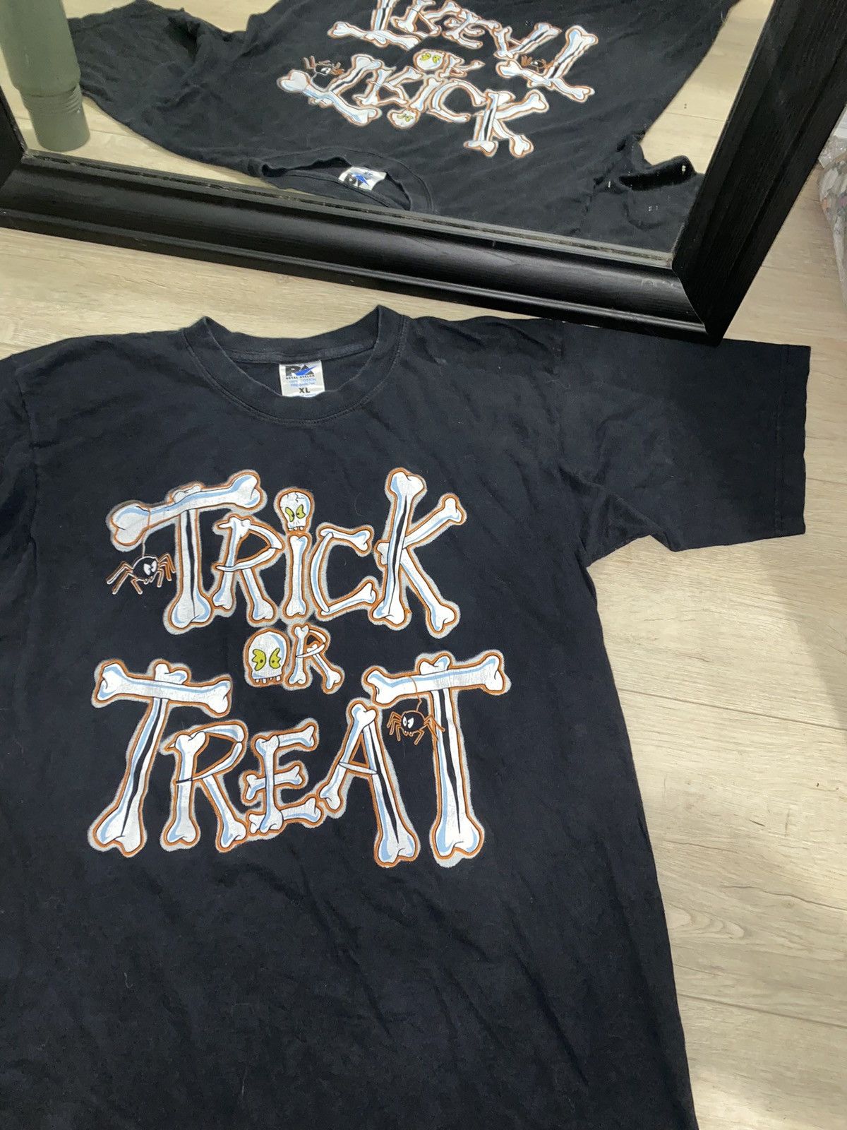 Liquid Blue × Vintage Rare Vintage / Y2K Trick Or Treat Skeleton Bones Shirt Size US XL / EU 56 / 4 - 1 Thumbnail