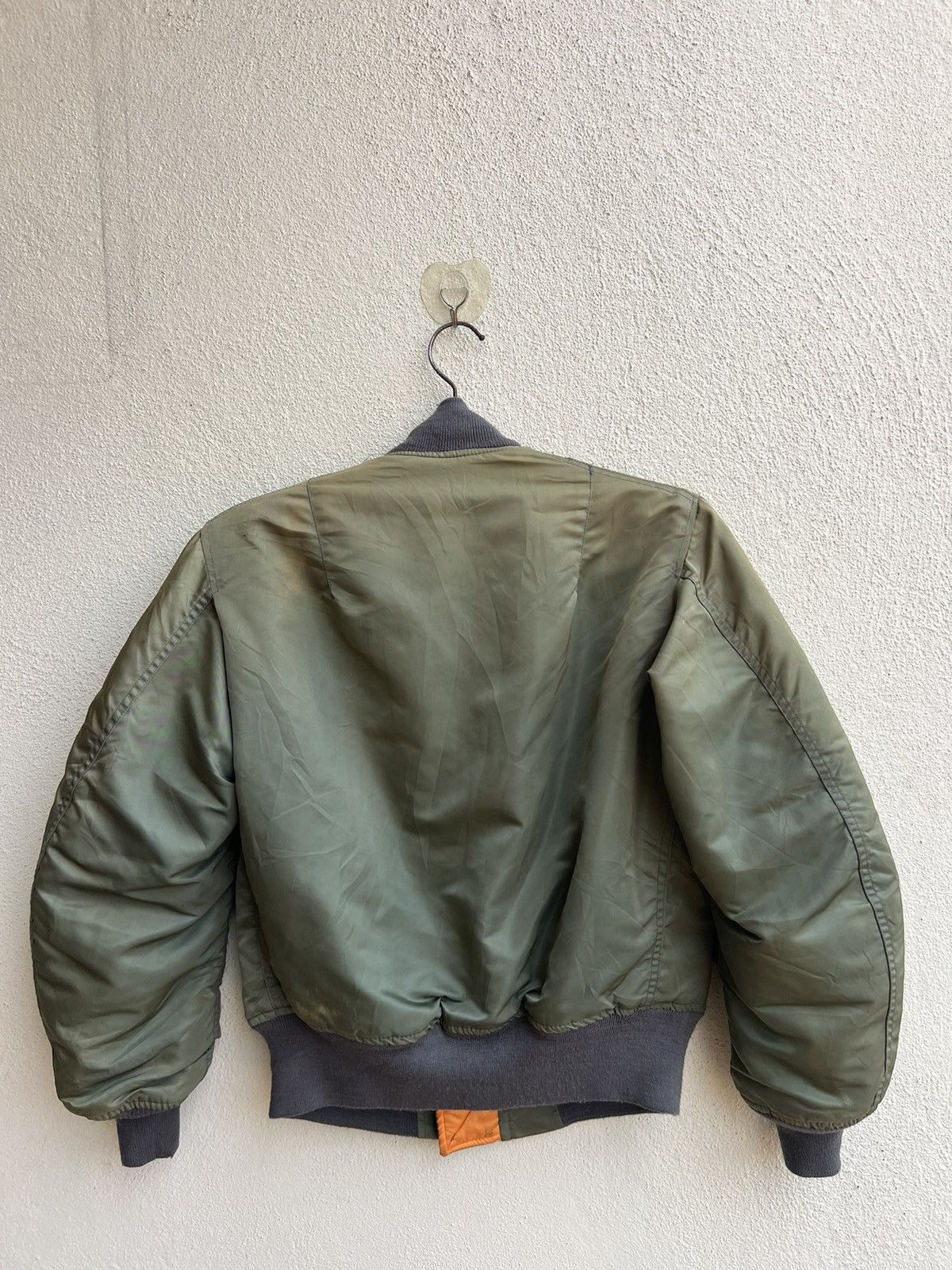 Avirex Vintage Avirex Sun Faded Olive Green MA-1 USAF Flight Jacket Size US S / EU 44-46 / 1 - 2 Thumbnail