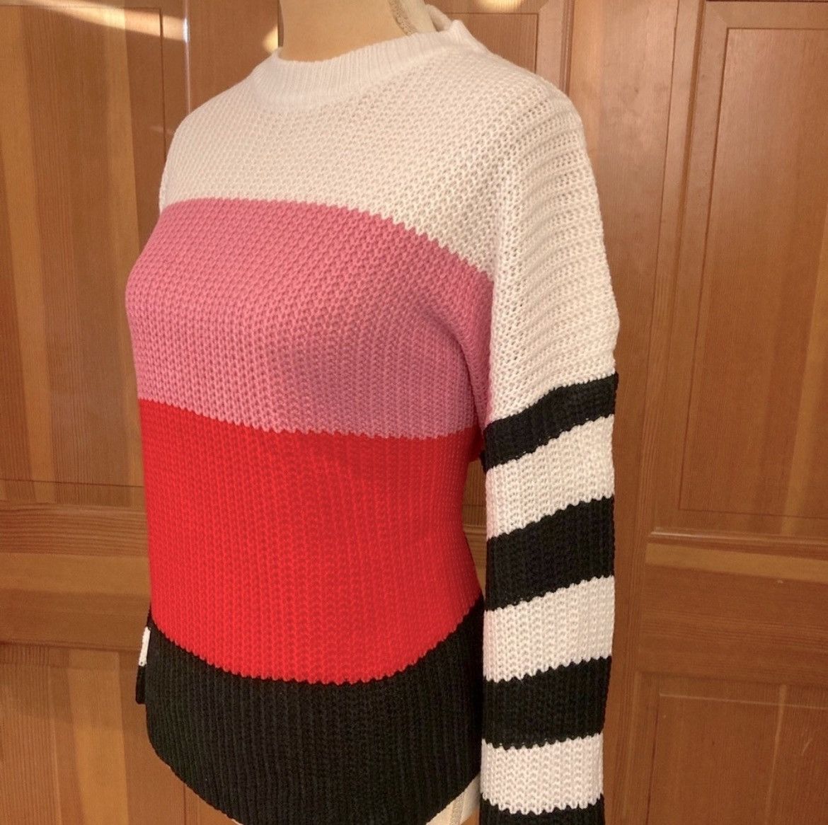 Designer × Other NWT, Lavishly Paris Women’s Colorblock Sweater. Size M / US 6-8 / IT 42-44 - 5 Thumbnail