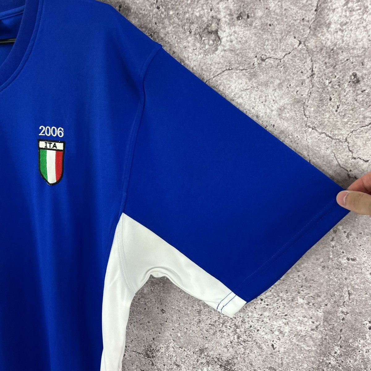 Vintage Vintage Merchandise Italy National Team Jersey 2006 Size L Size US L / EU 52-54 / 3 - 5 Thumbnail