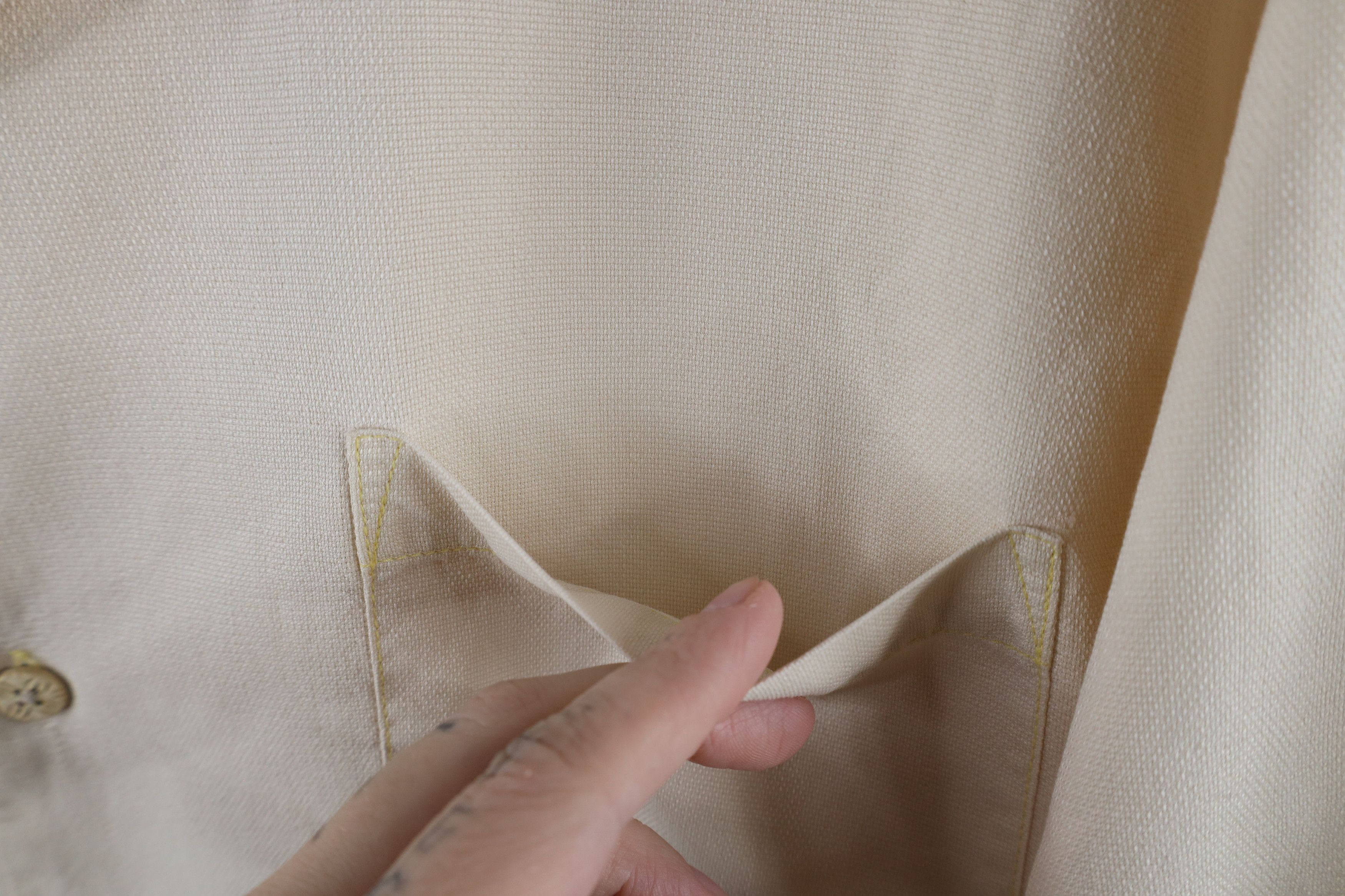 Tommy Bahama × Vintage Vintage 90s Tommy Bahama Looped Collar Button Shirt Beige Size US XL / EU 56 / 4 - 5 Thumbnail