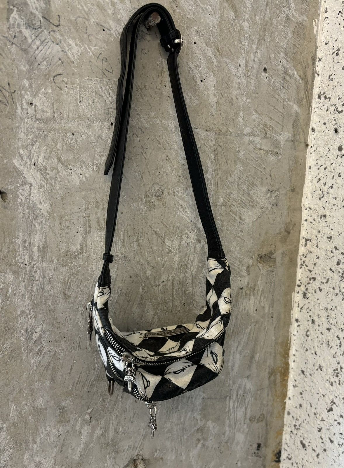 Chrome Hearts Chrome hearts Matty boy 99 Eyes mini snat snut bag Size ONE SIZE - 3 Thumbnail