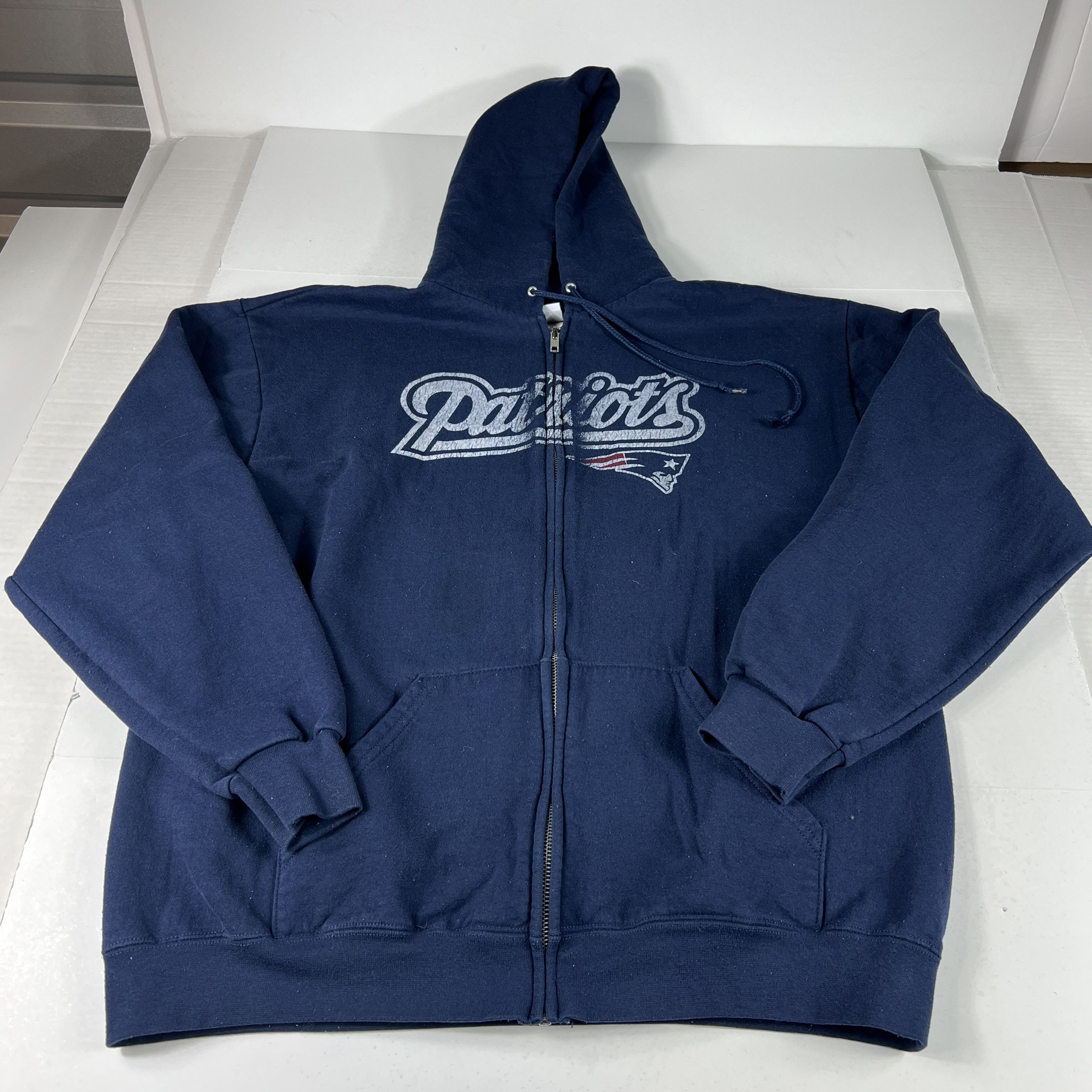 NFL Y2K NFL New England Patriots Sweater Faded Full Zip Hoodie Size US M / EU 48-50 / 2 - 1 Thumbnail