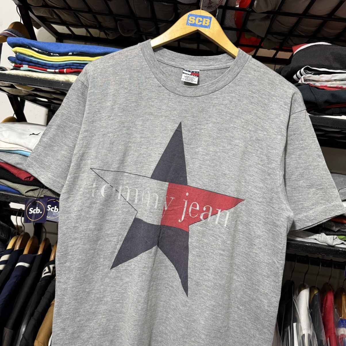 Tommy Hilfiger Vintage tommy hilfiger jeans tshirt Size US M / EU 48-50 / 2 - 2 Thumbnail