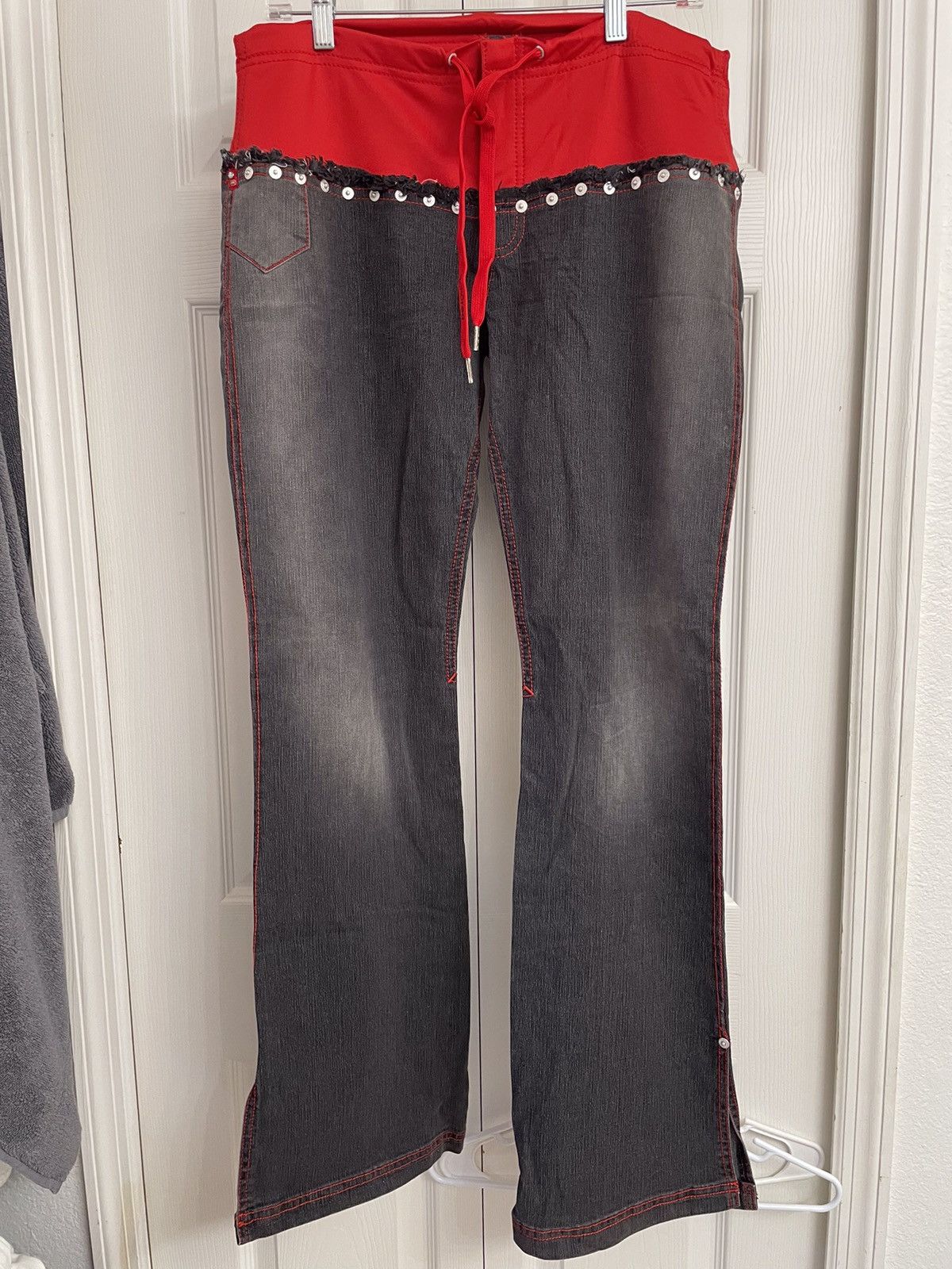 Ecko Unltd. Echo Red Sz13 Jeans Satin Drawstring Waistband, Slits Back Size 36" / US 14 / IT 50 - 1 Thumbnail