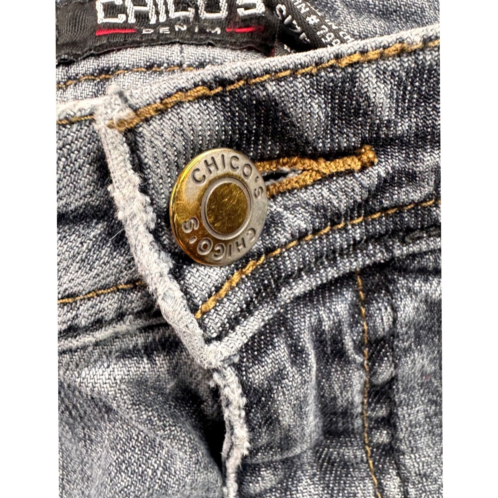 Vintage Chico's Denim Jeans Womens Size 2.5 Medium Gray Wash Straight Leg Zipper Detail Size 29" - 3 Thumbnail
