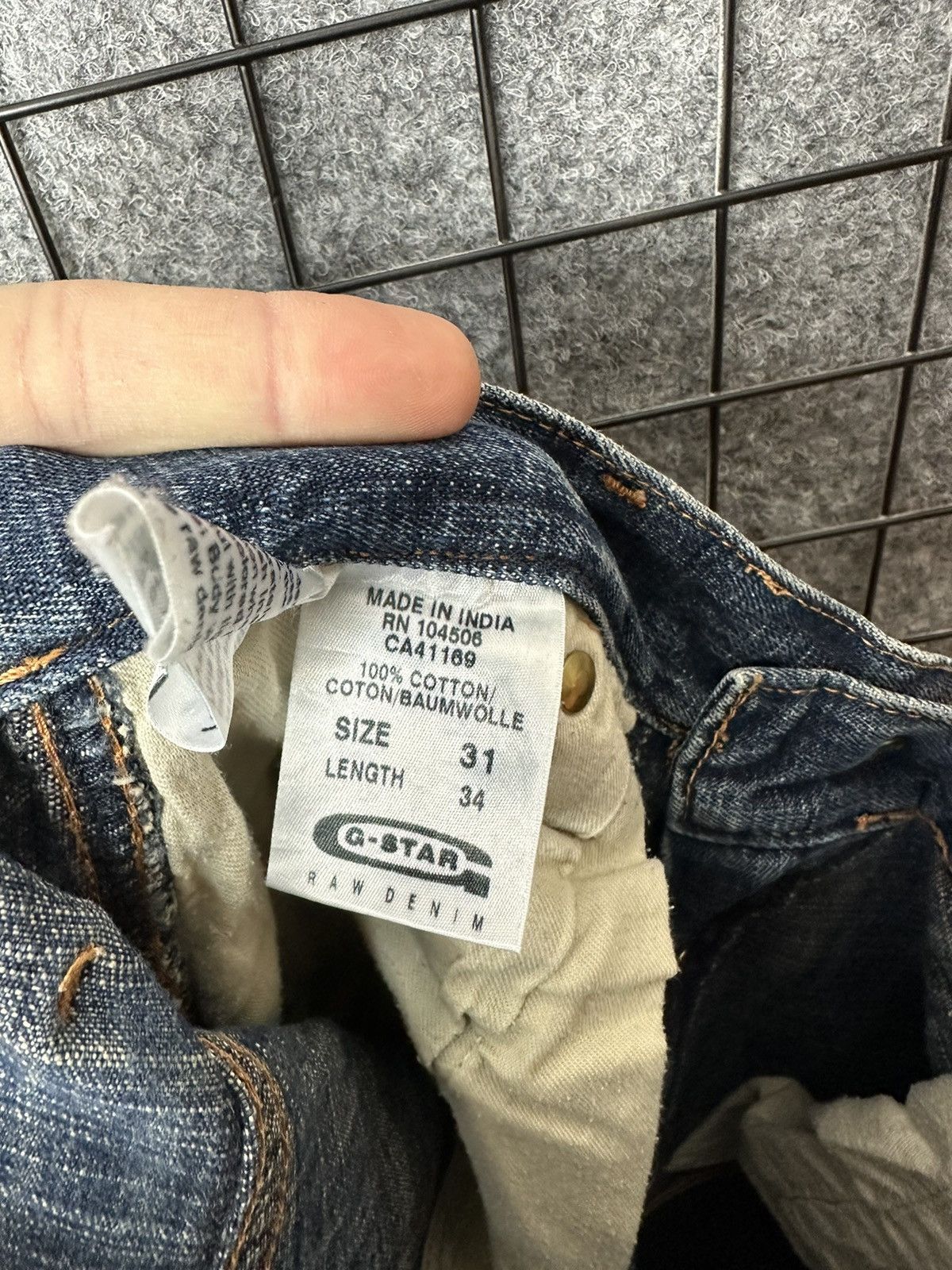 G-Star G Star Raw Streetwear Seam Detail Distressed Jeans Size 31 Size US 31 - 12 Thumbnail