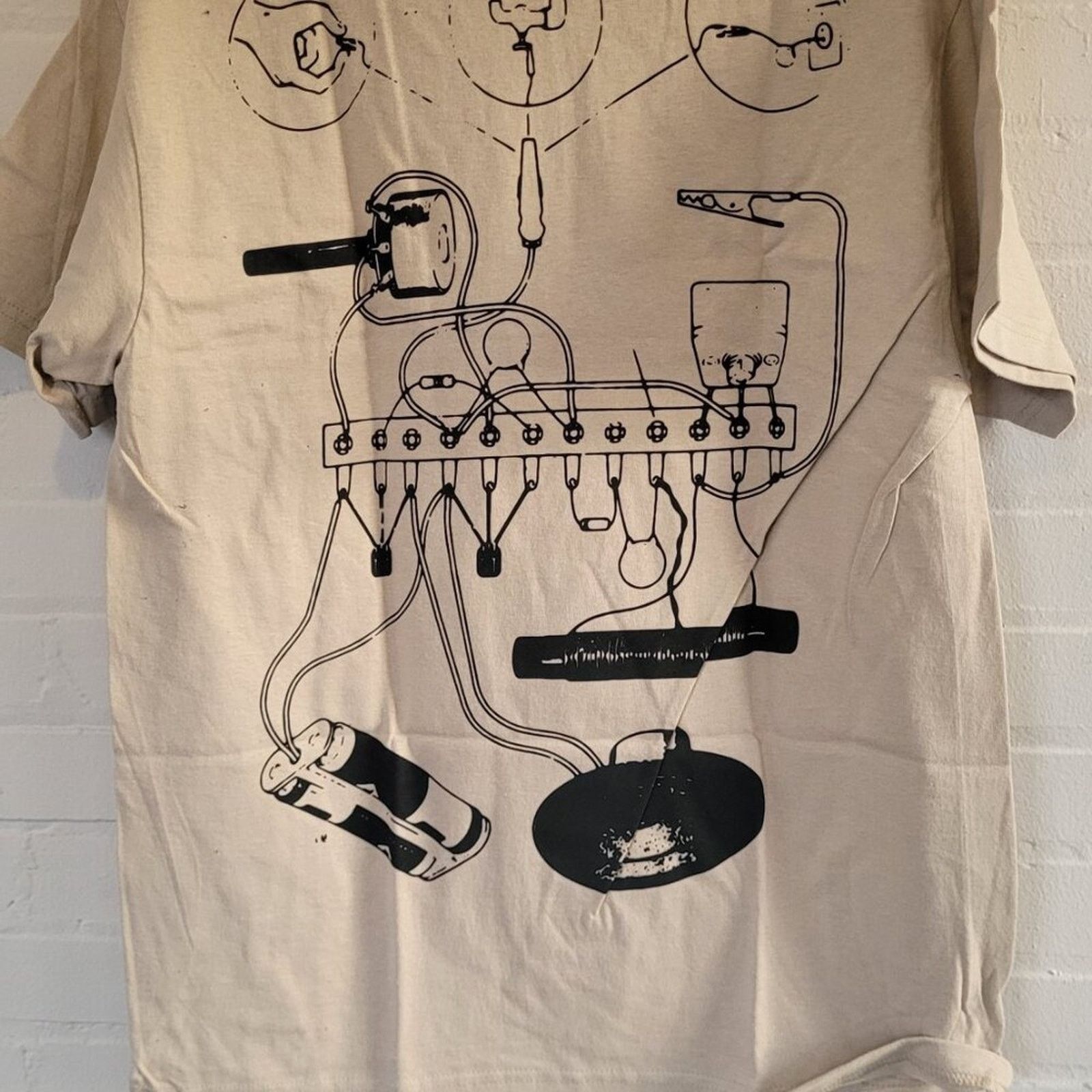 Pleasures PLEASURES No Input No Output Graphic T-Shirt Large Audio Size US L / EU 52-54 / 3 - 4 Thumbnail