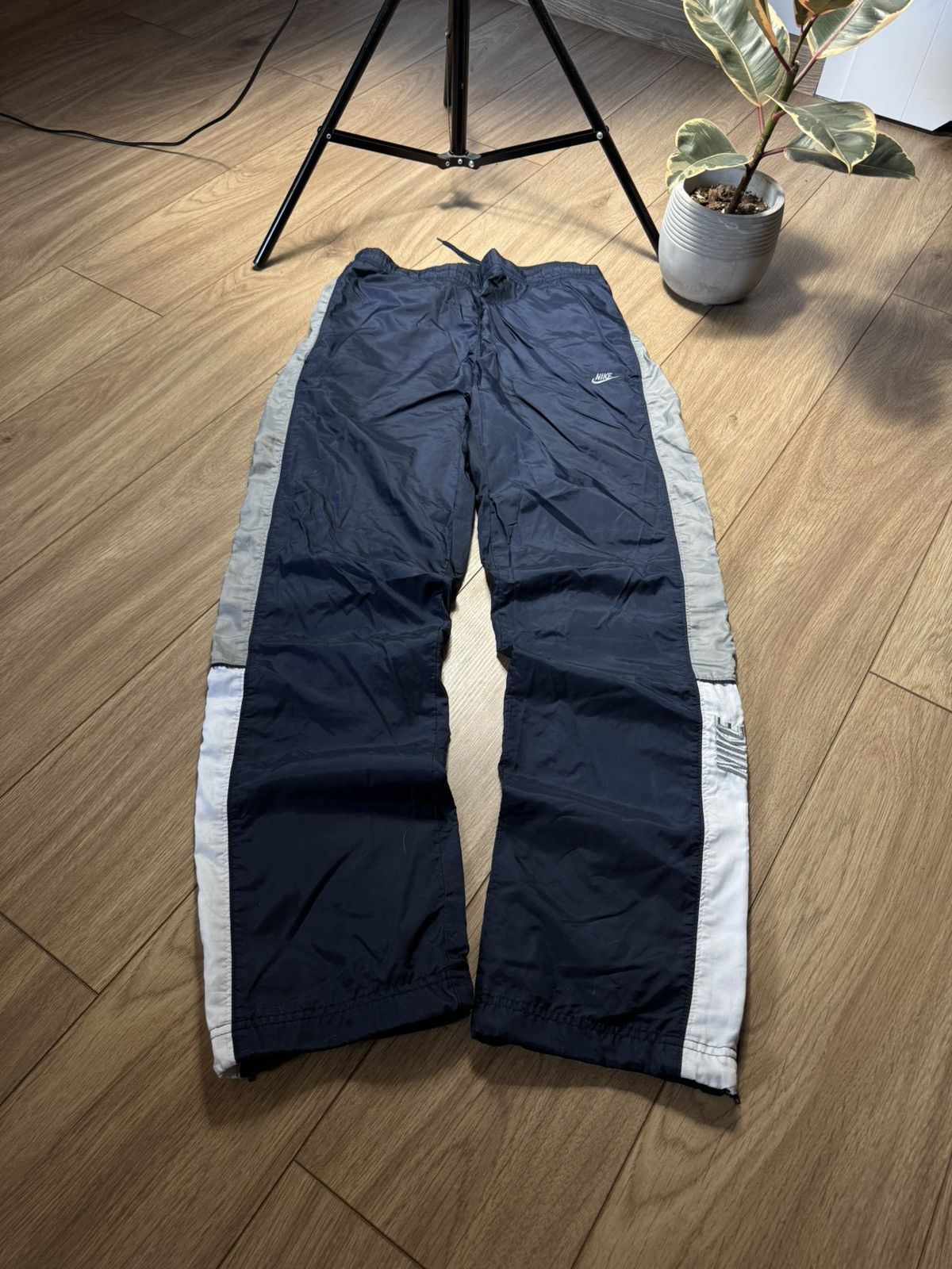 Nike Vintage Nike Usa Baggy Swoosh Streetwear y2k Outdoor Pants Size US 32 / EU 48 - 1 Thumbnail