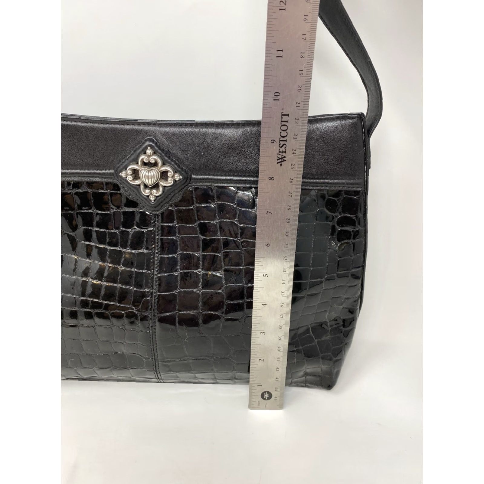 Brighton BRIGHTON Shoulder Bag Purse Black Croc Embossed Leather Silver Heart Charm Lining Red Size ONE SIZE - 2 Thumbnail