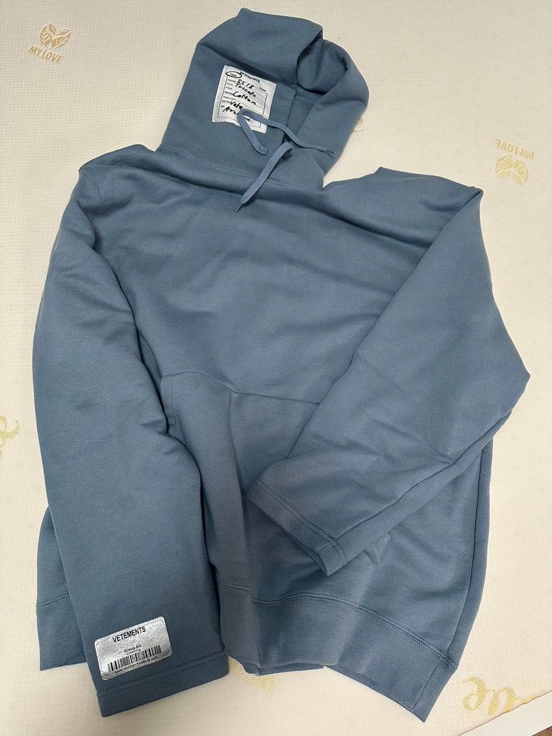 Vetements Vetements Haze blue off-shoulder hoodie Size US M / EU 48-50 / 2 - 1 Thumbnail
