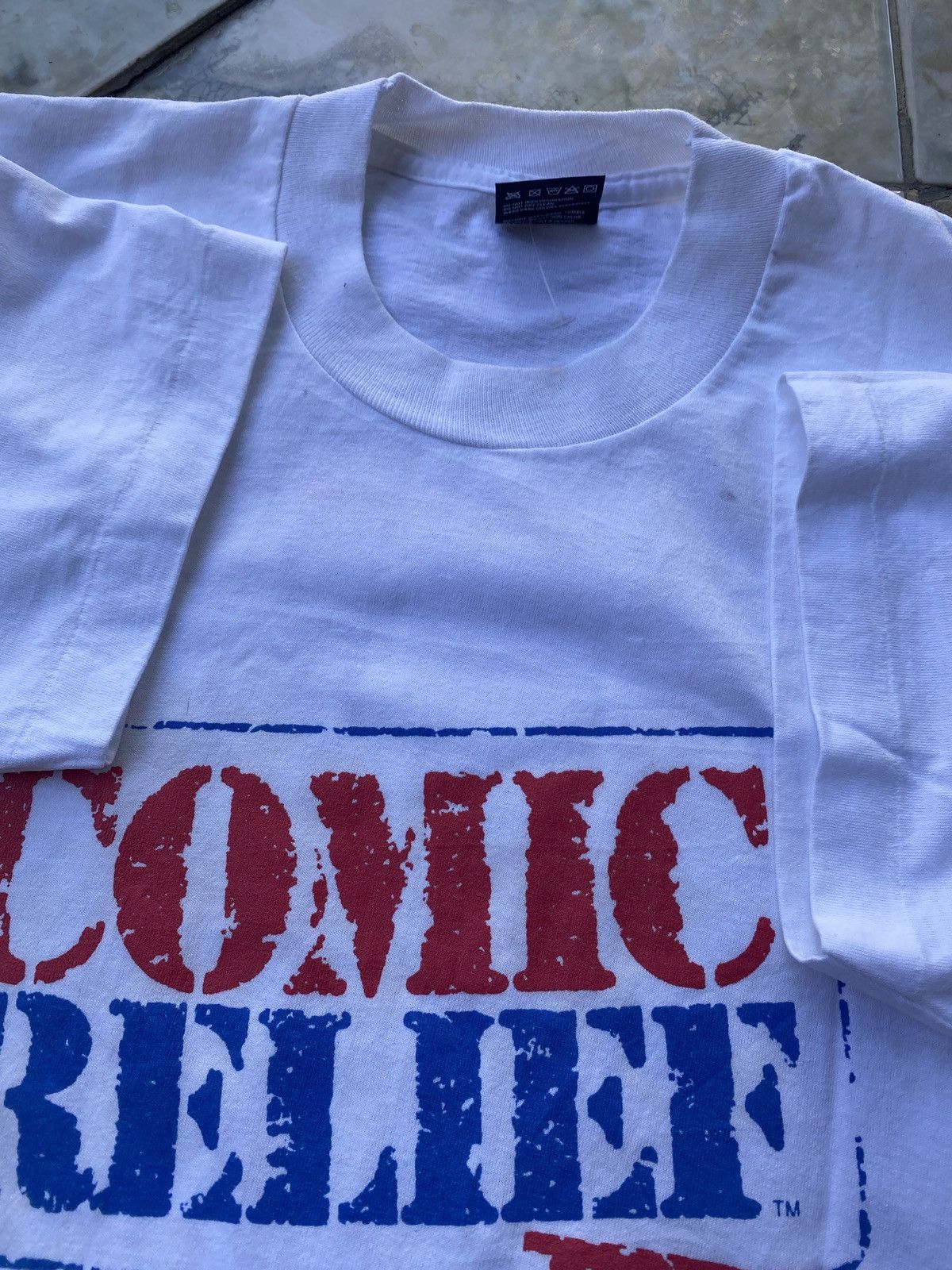 Vintage Vintage Comic Relief VI Tee 90s USA Fruit of the Loom Size US XL / EU 56 / 4 - 4 Thumbnail