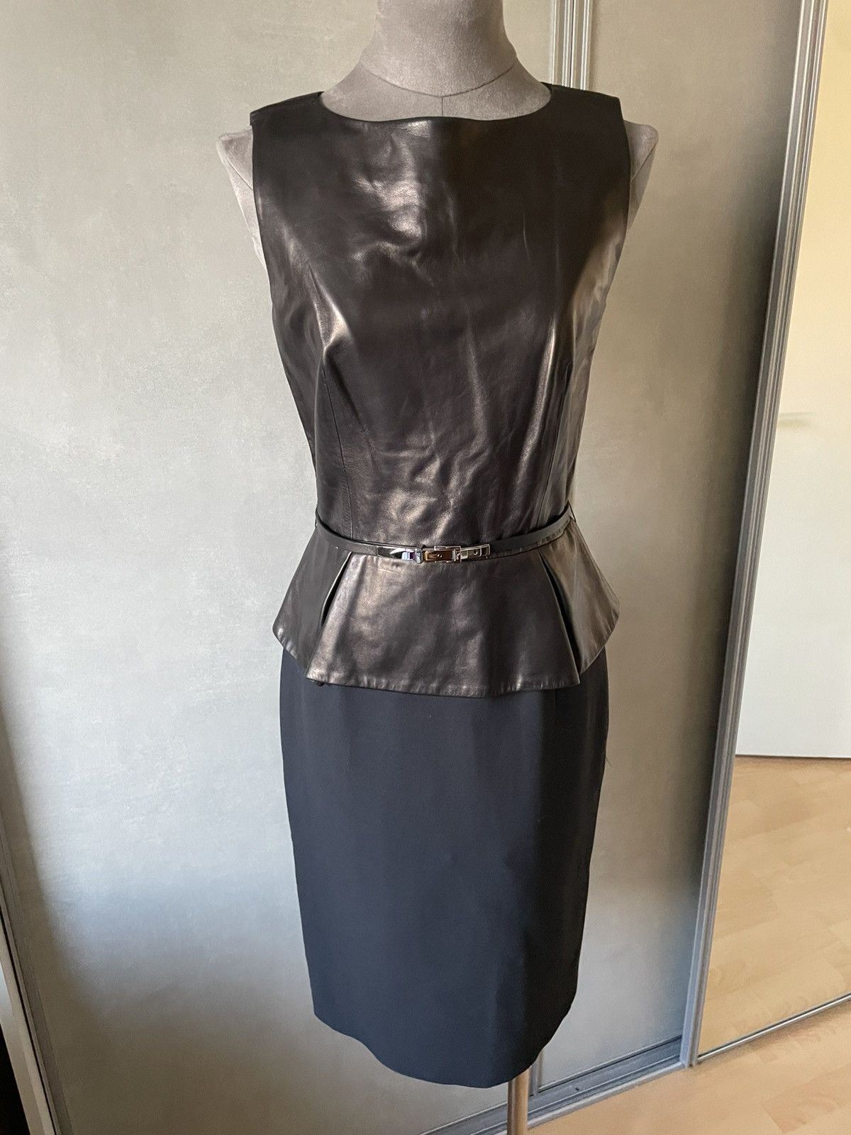 Dior CHRISTIAN DIOR LEATHER DRESS Size XS / US 0-2 / IT 36-38 - 2 Thumbnail