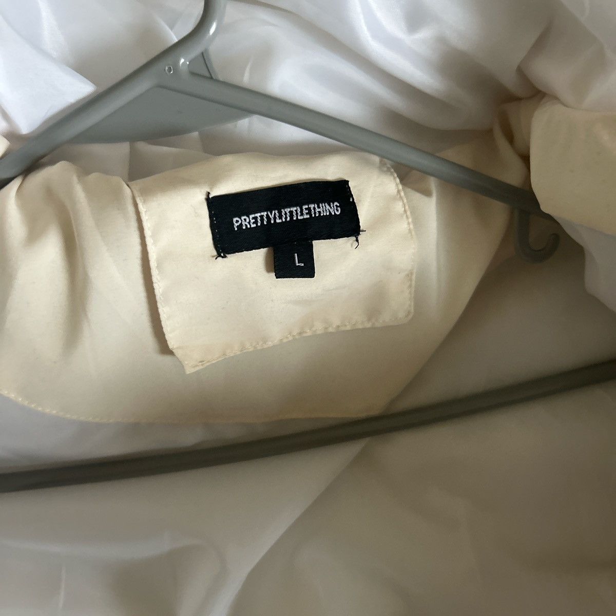 PrettyLittleThing Cropped puffer Size L / US 10 / IT 46 - 2 Thumbnail