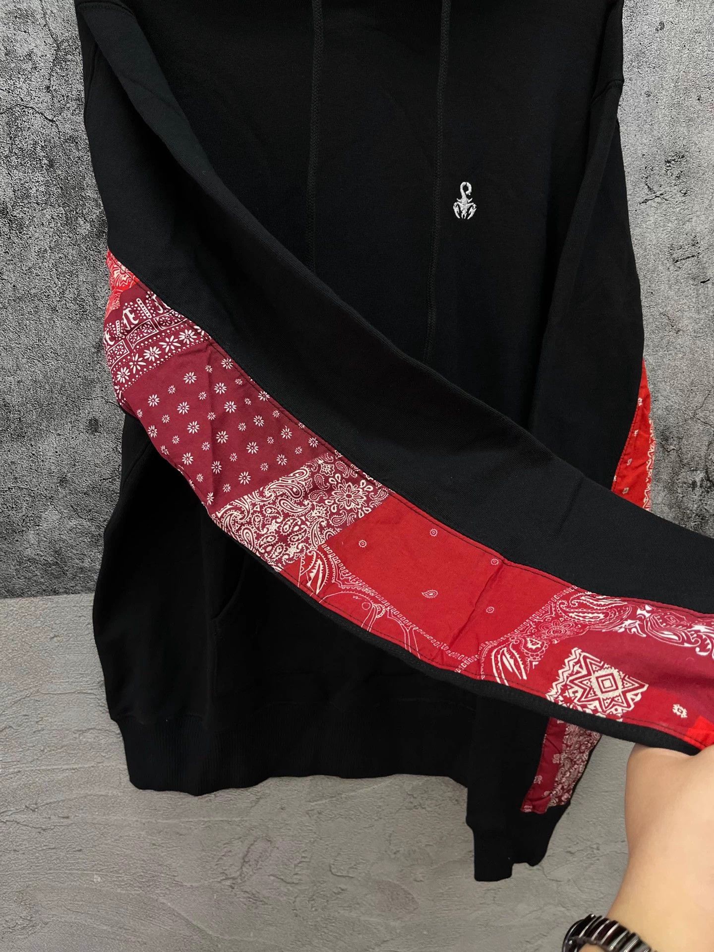 Sophnet. Sophnet Nakayama Hirofumi Paisley spliced hoodie Size S Size US S / EU 44-46 / 1 - 5 Thumbnail