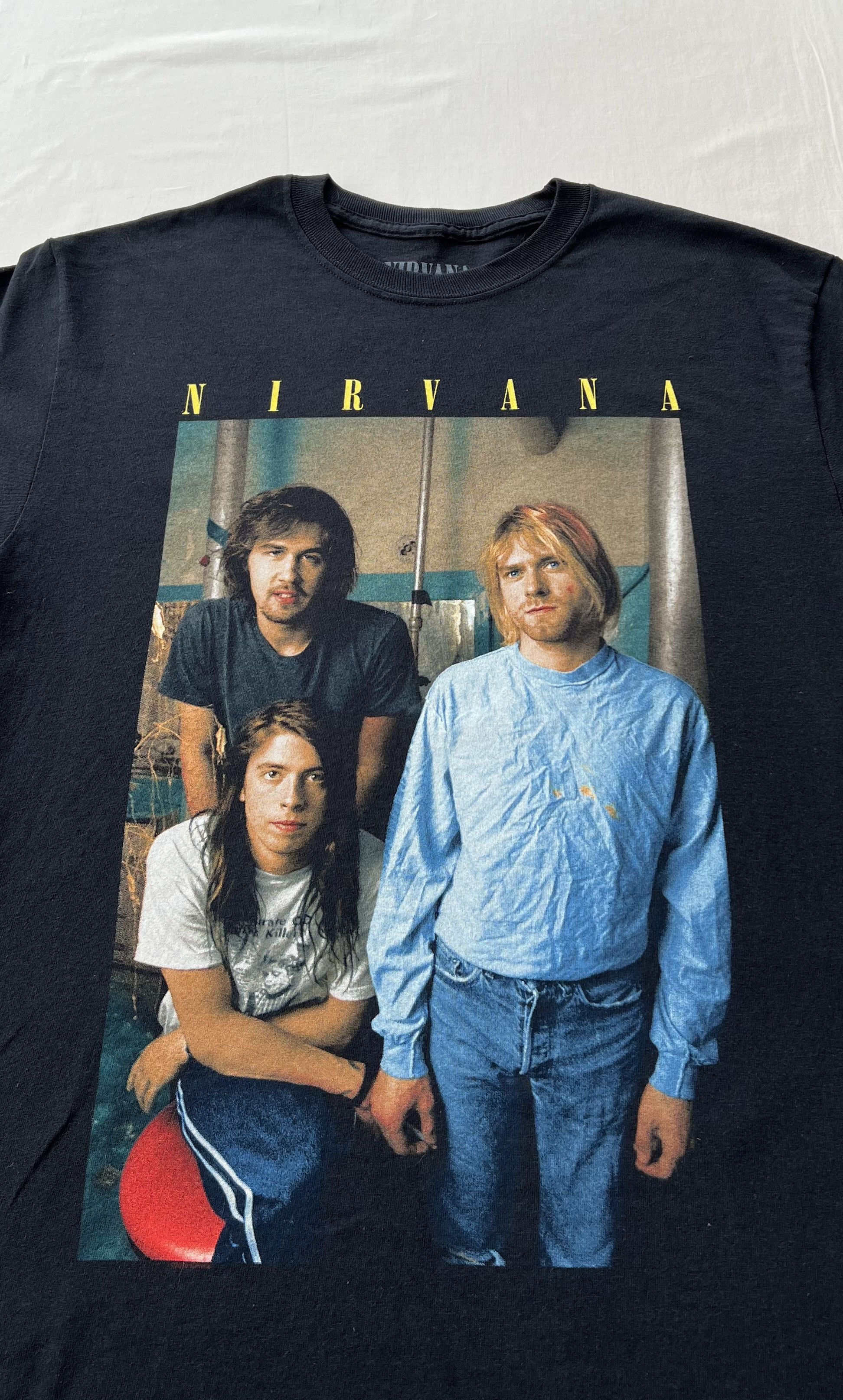Band Tees Vintage 2016 Nirvana Kurt Cobain Grunge Long Sleeve T-shirt Size US M / EU 48-50 / 2 - 3 Thumbnail
