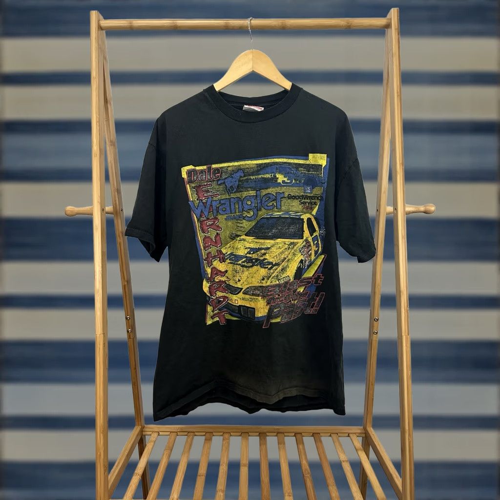 Chase Authentics VINTAGE Chase Authentics Wrangler Dale Earnhardt Nascar Goodwrench Faded Worn Black T-Shirt L Mens NASCAR Shirt Size US L / EU 52-54 / 3 - 1 Thumbnail